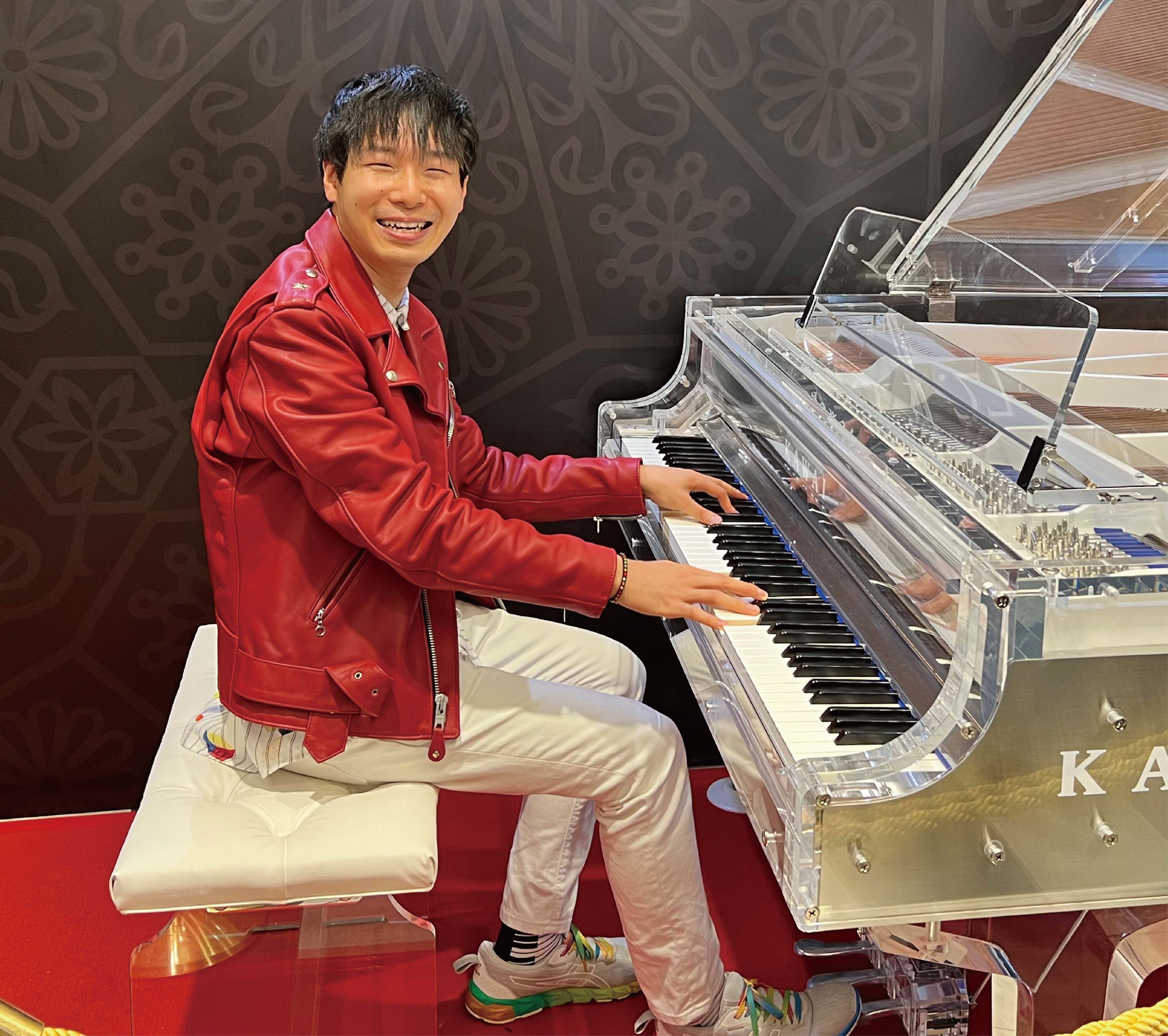 静岡駅のクリスタルピアノで素敵なクリスマスを ～誰でも自由に弾ける