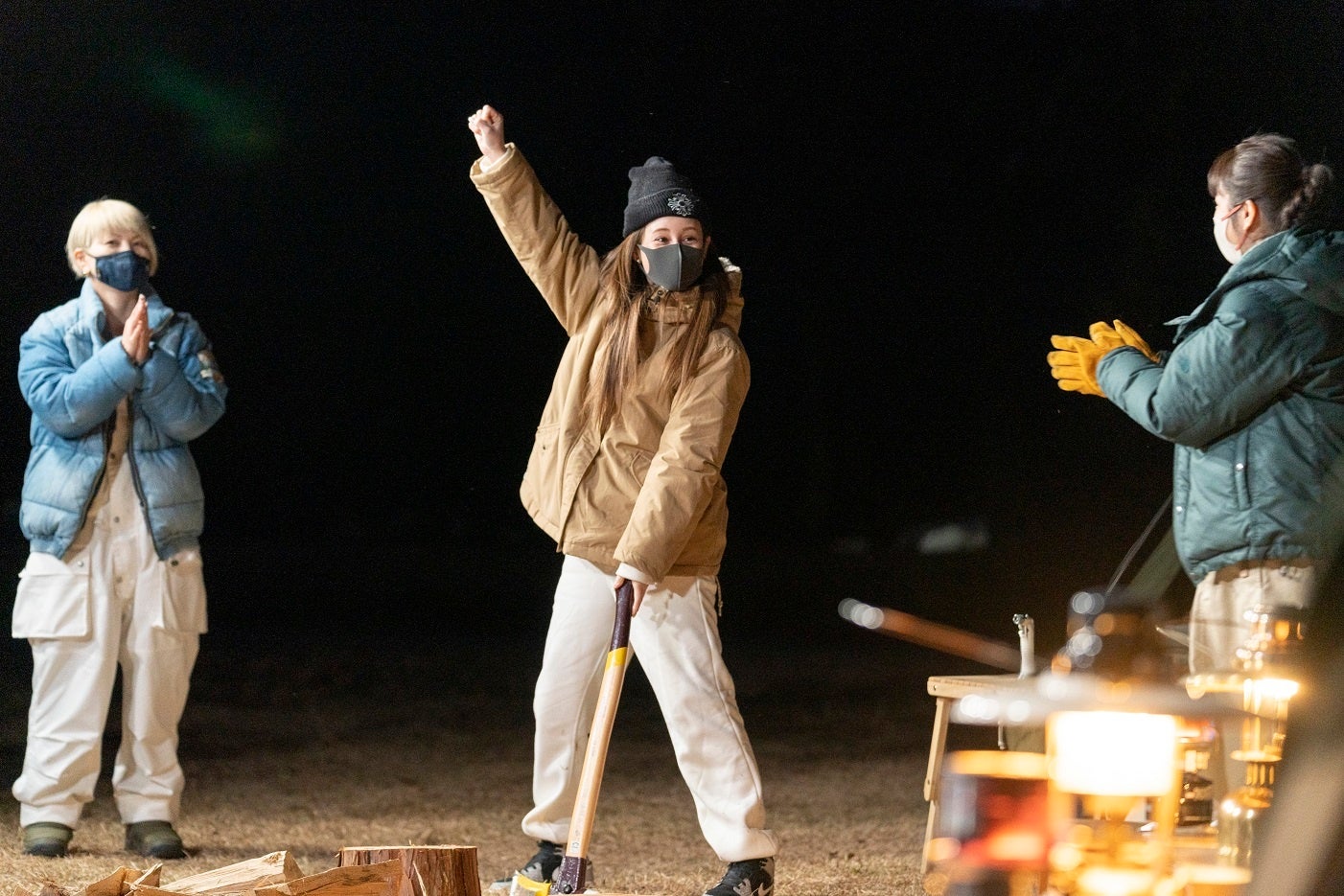 薪割りで活躍するダレノガレ