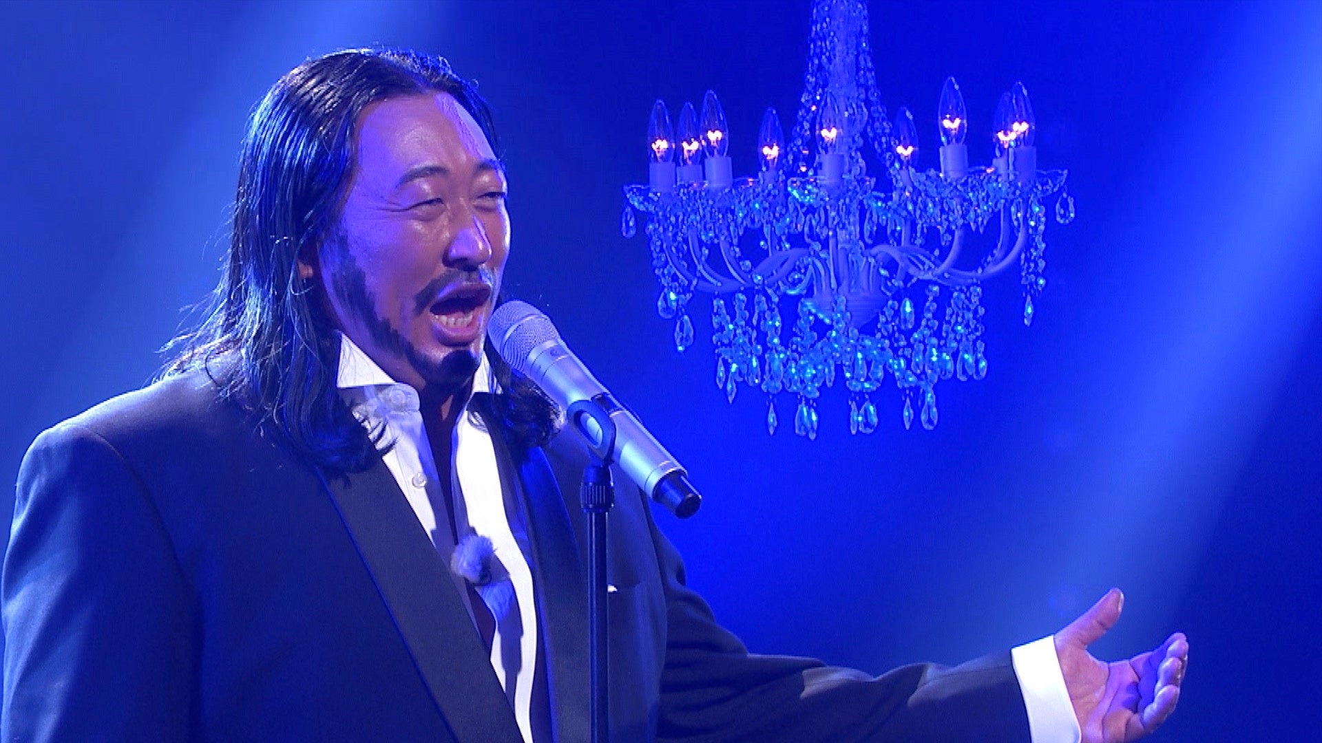 「願い」を歌い上げる アーティスト・秋山竜次