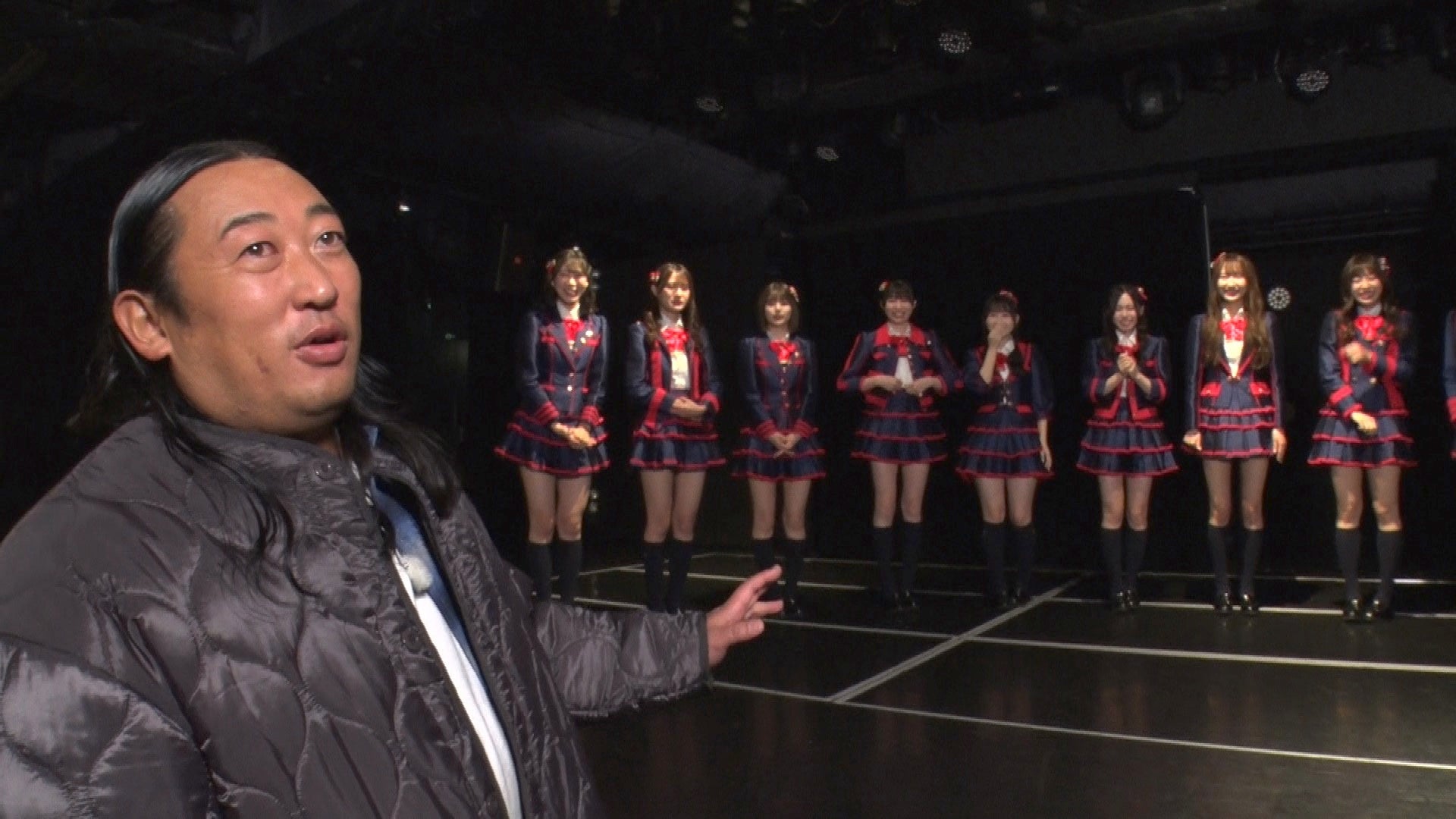 秋山がSKE48にインタビュー。曲作りのヒントは得られるのか?