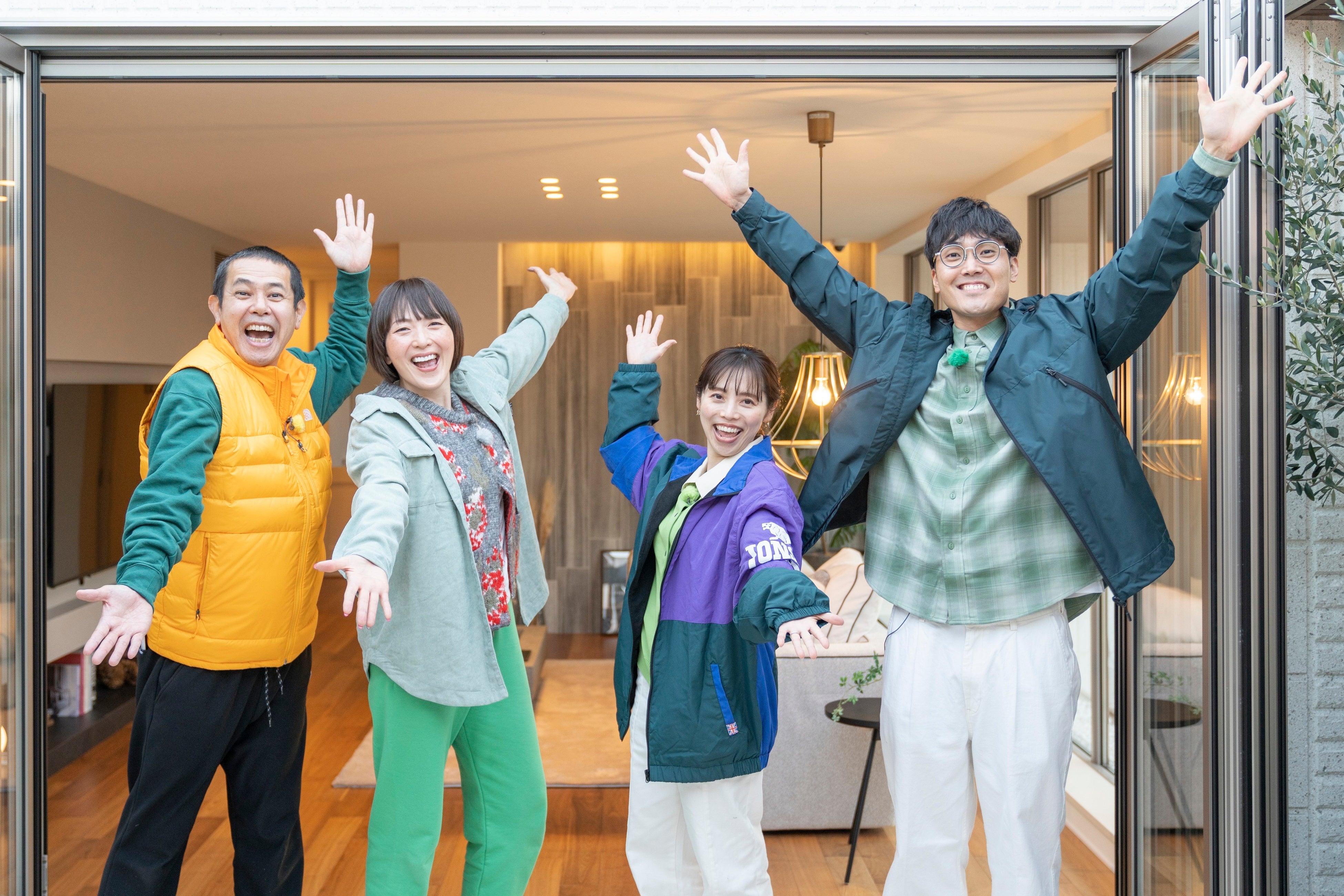 左から、デンジャラス・ノッチ、友美さん、杏さん、ハナコ・菊田