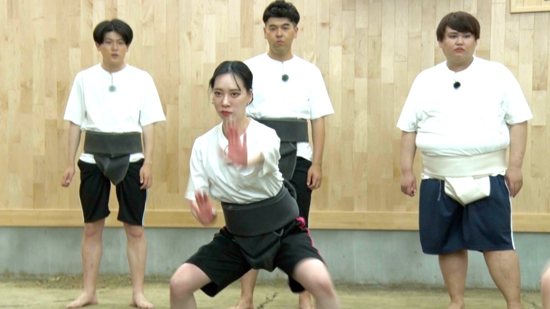 真剣に すり足の練習に取り組むタナカガ