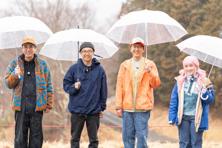 【左から、小木博明、矢作兼、金子貴俊、おじゃす】