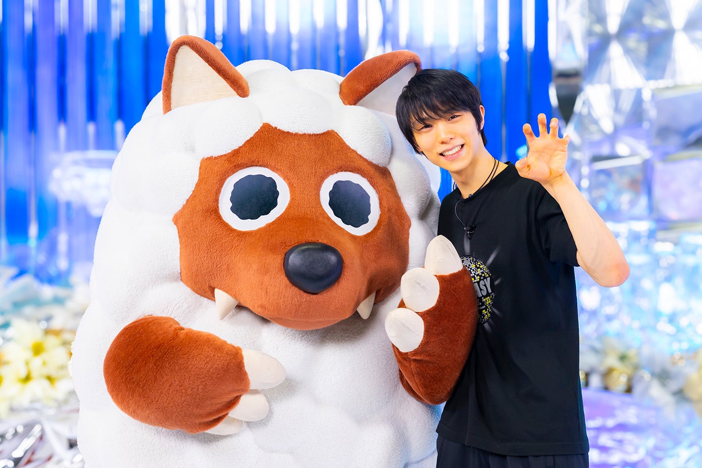 写真左から ウルフィ、羽生結弦