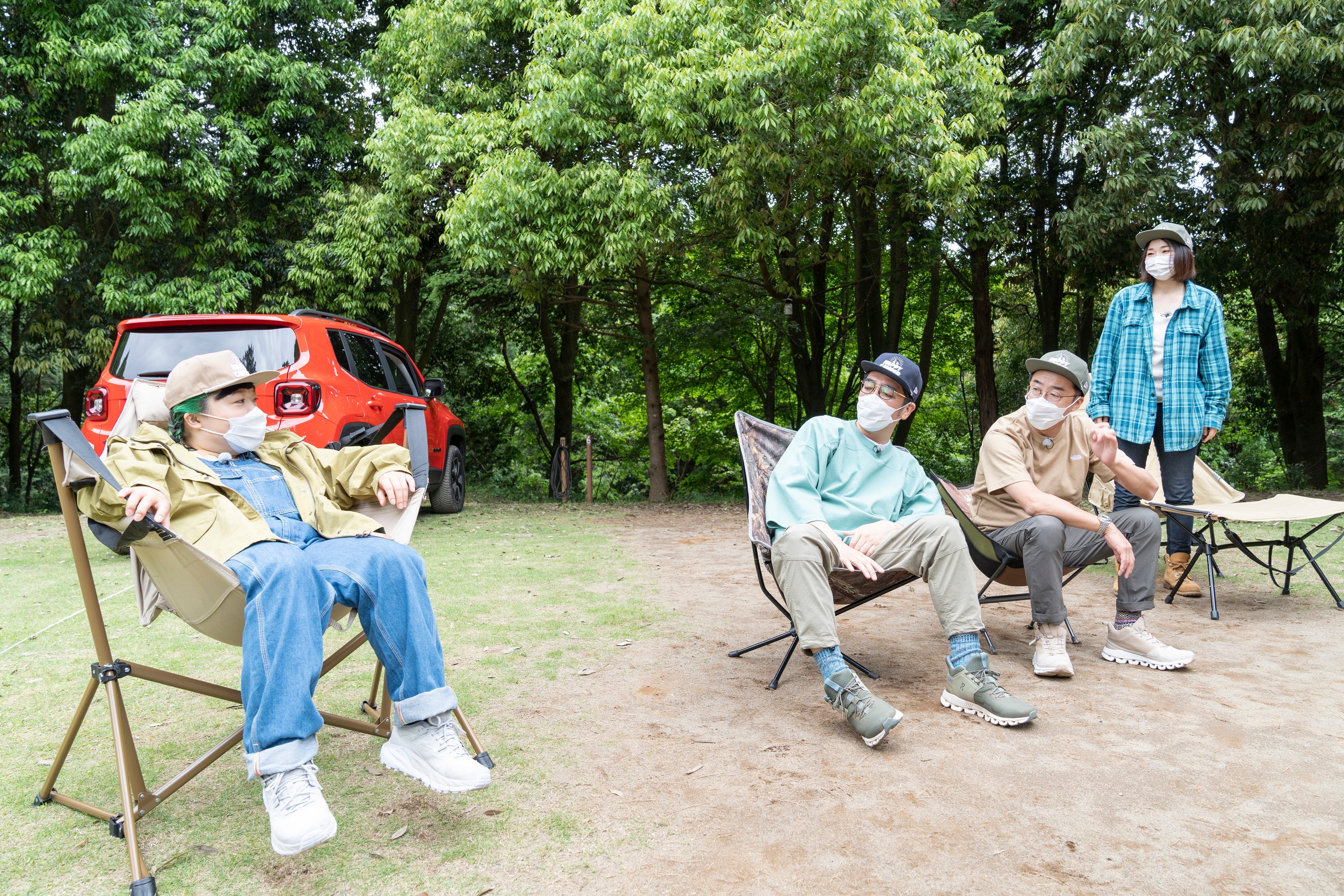 各自、自分に合ったイスを組み立て