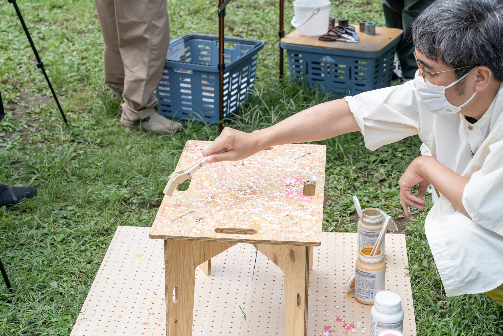 芸術家・小木の作品は超高額?