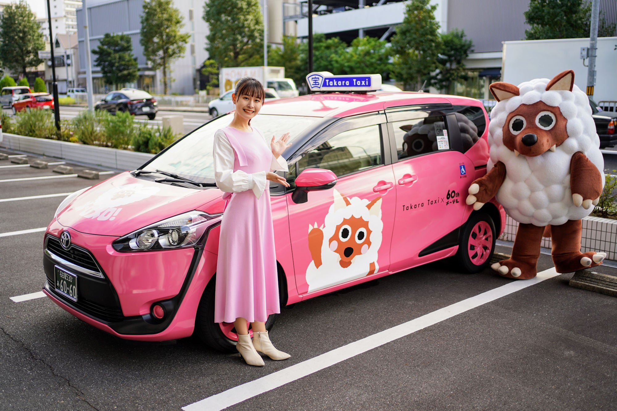 メ～テレ60周年アンバサダー・望木聡子アナウンサーとマスコットキャラクター・ウルフィ