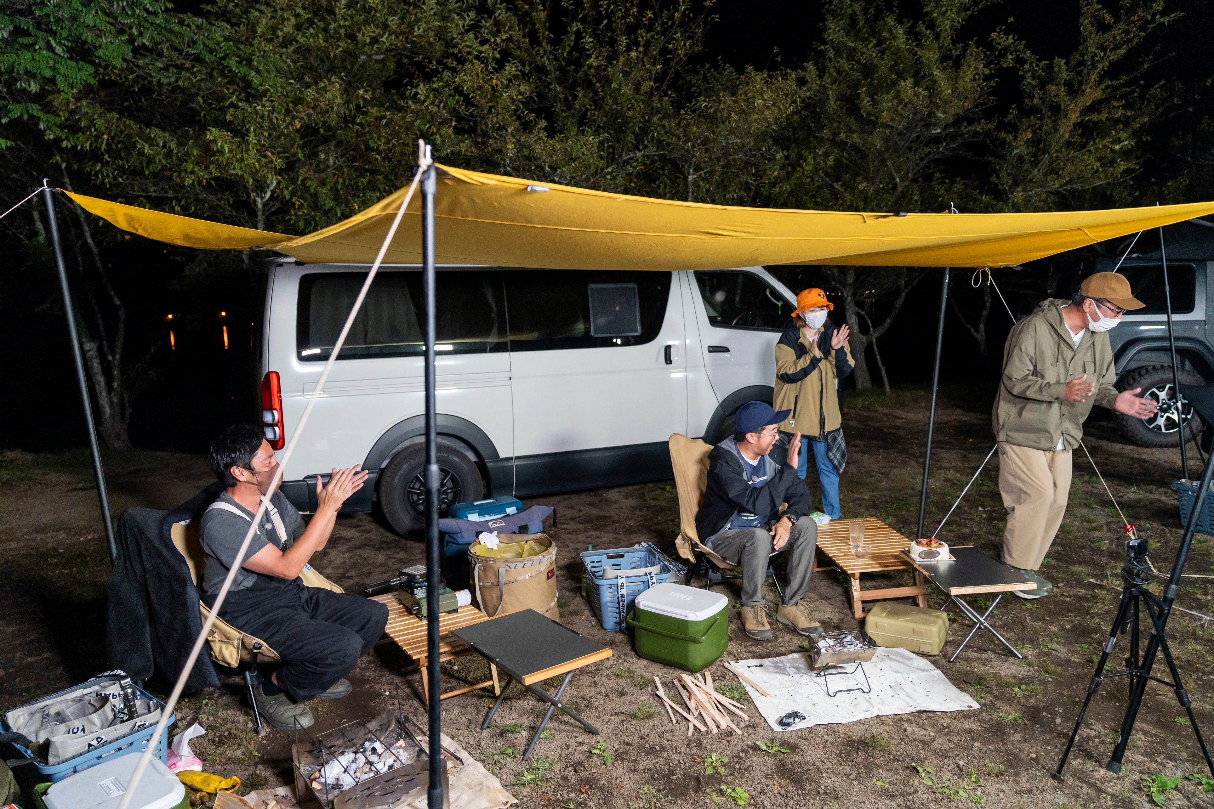 矢作の誕生日を祝う一同