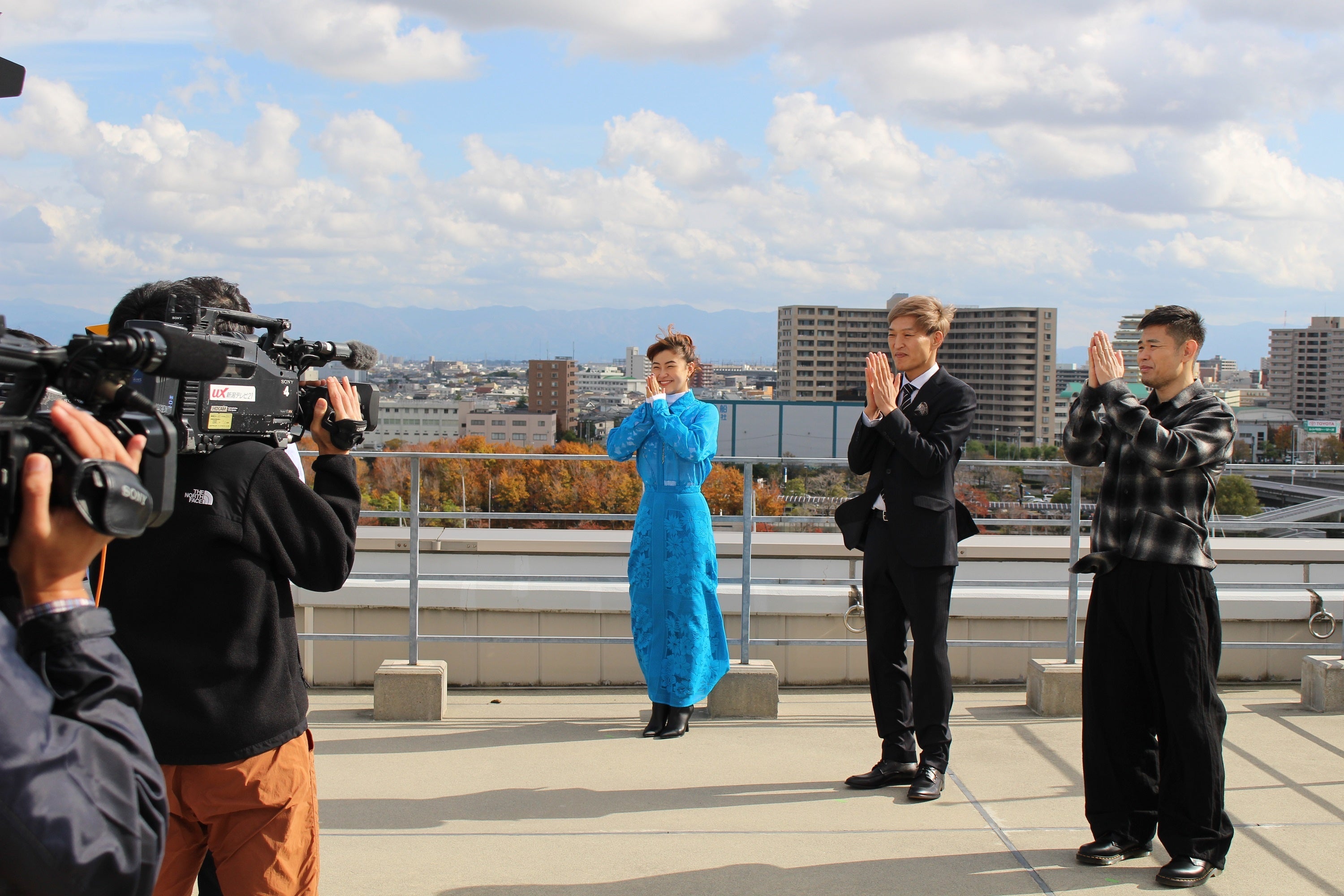 新潟テレビ２１の屋上でのオープニング撮影