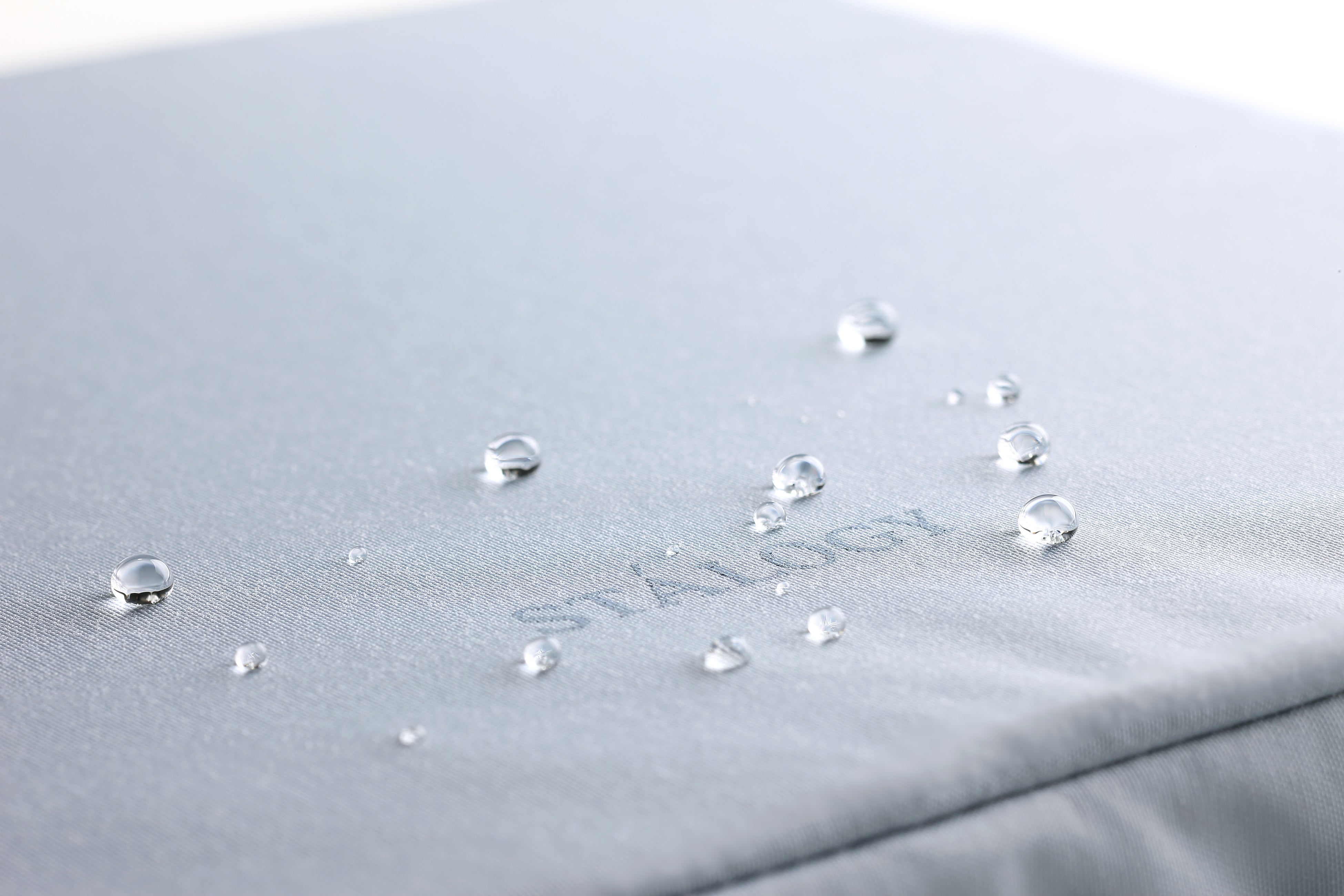 はっ水性があり、ノートを汚れや水漏れから守る