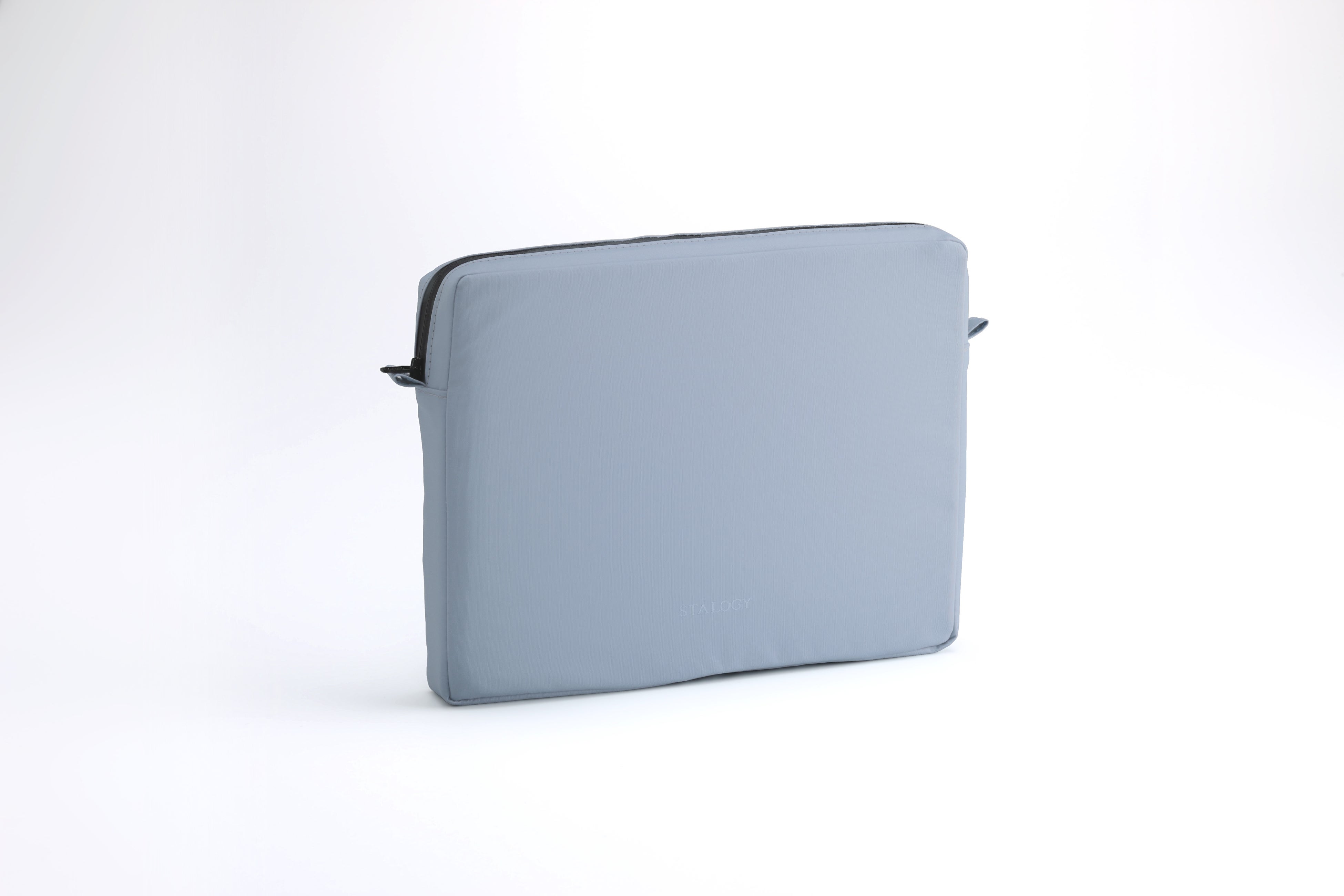 コーナーは直角を保ち、中のノートを傷めにくい