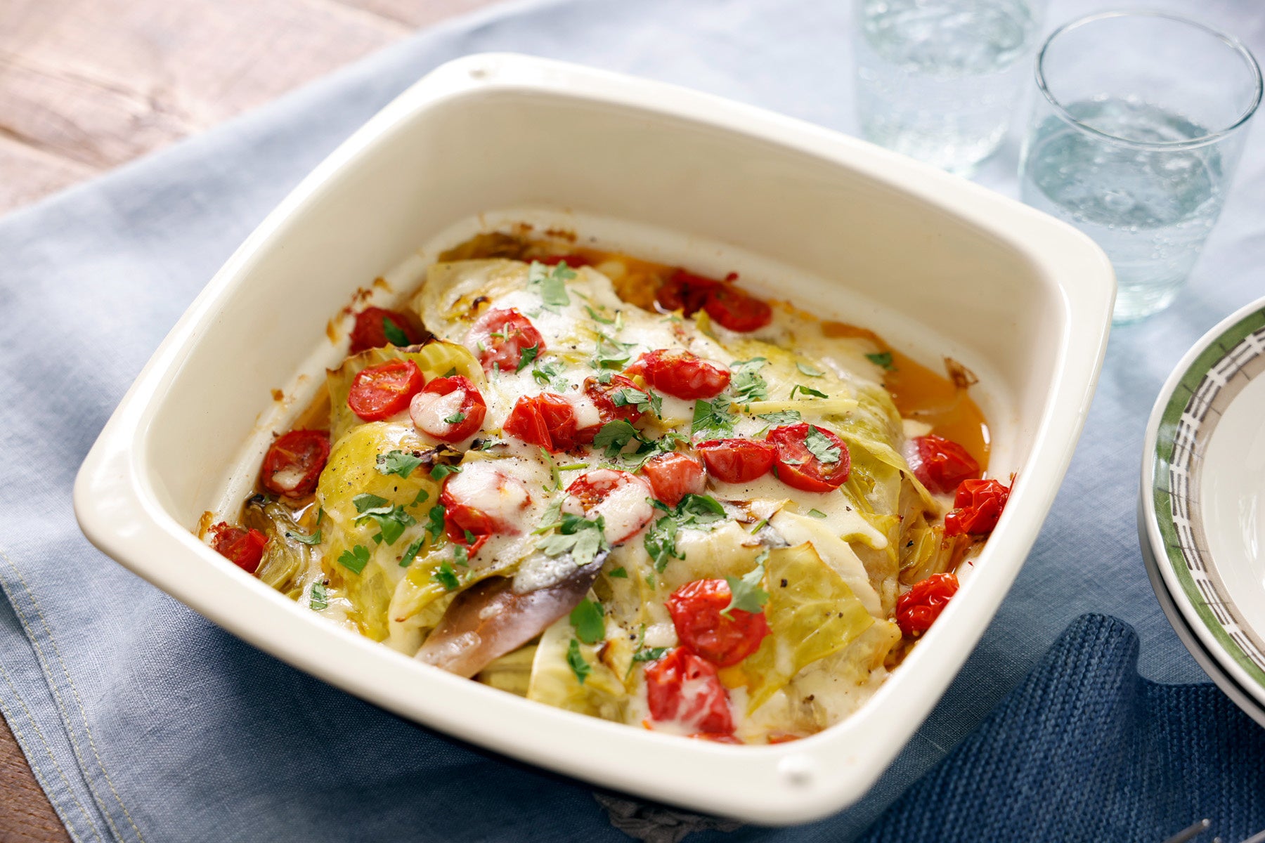 キャベツとひき肉のトマトチーズ焼き