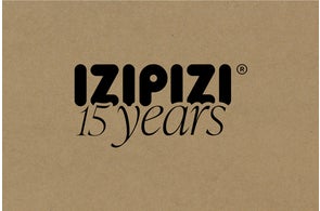 【新発売】パリ発アイウェアブランド「IZIPIZI」15周年を祝う、特別なプロダクトを発売 ― “家族みんなで楽しむアイウェア” の旅を祝して
