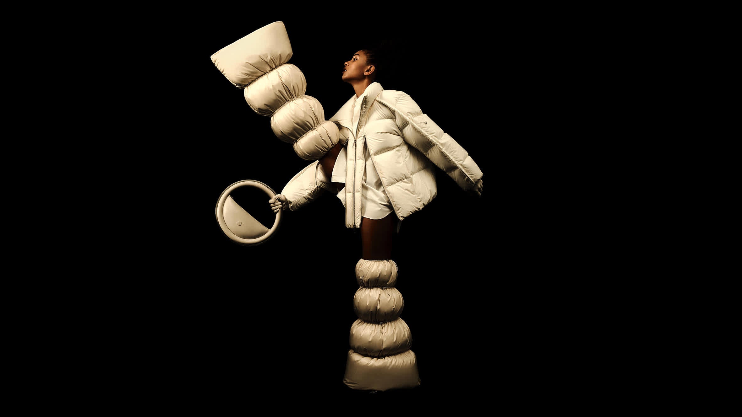 【関税送料込み】MONCLER X WILLOW SMITH Salix ブーツ 80mm Moncler Genius X Willow Smith Haissa Jacket in Cream | FWRD