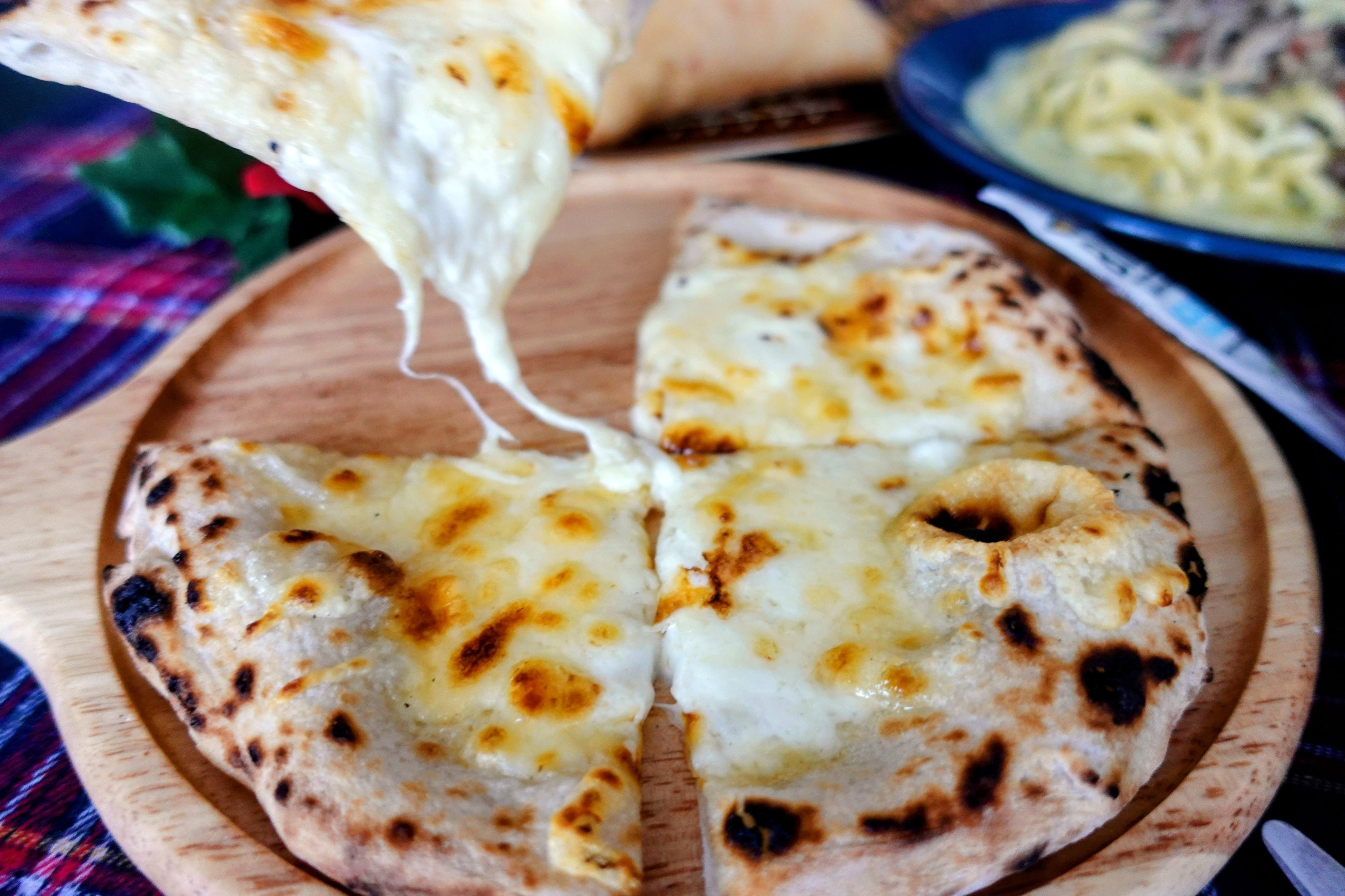 大阪・都島発、冷凍「ご褒美ピザBOX」でおうち贅沢クリスマスに。“揚げ