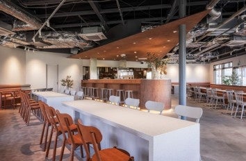 ぐるなびとfavyが連携、広島の商業施設内店舗をシェア型フードホールに転換