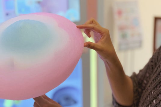 【岐阜県各務原市】出来立てふわふわのわたあめが食べられるエンタメ自販機「CANDY SPIN」がイオンモール各務原インターに登場! 【岐阜県各務原市】出来立てふわふわのわたあめが食べられるエンタメ自販機「CANDY SPIN」がイオンモール各務原インターに登場!