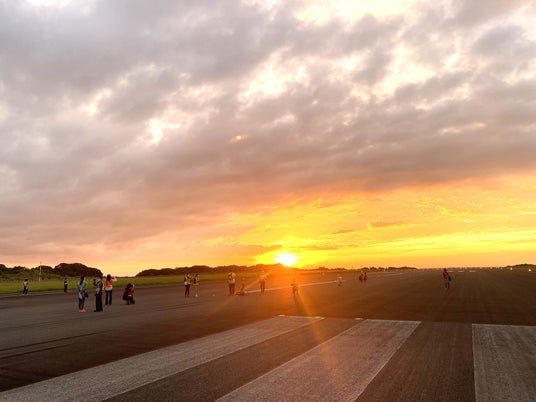 【空港の「はじまりの時間」を歩こう。】 富士山静岡空港ランウェイウォークツアー 【空港の「はじまりの時間」を歩こう。】 富士山静岡空港ランウェイウォークツアー