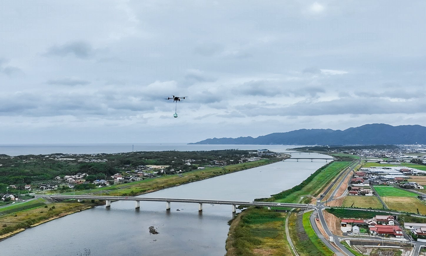 物流ドローン「DJI FLYCART 30」のLTE回線を利用したレベル3.5飛行(遠隔自動航行)による物資輸送を想定した実証実験を実施【国内初】 | 有限会社ヒラオカのプレスリリース