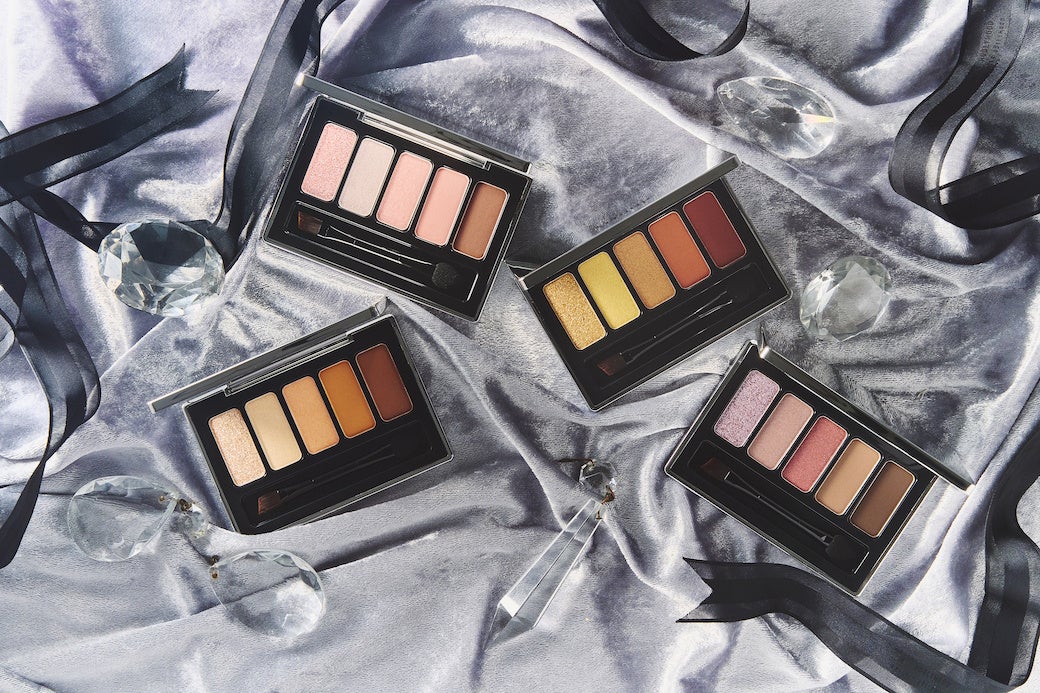 五彩緋夏プロデュース メイクブランド Armuje パーソナルカラーに合わせた4種類のアイシャドウ ジュエルアイ カラーコレクション を11 1より発売 株式会社bitstarのプレスリリース 五彩緋夏プロデュース メイクブランド Armuje パーソナルカラーに合わせた4種類のアイシャドウ ジュエルアイ カラーコレクション を11 1より発売 株式会社bitstarのプレスリリース