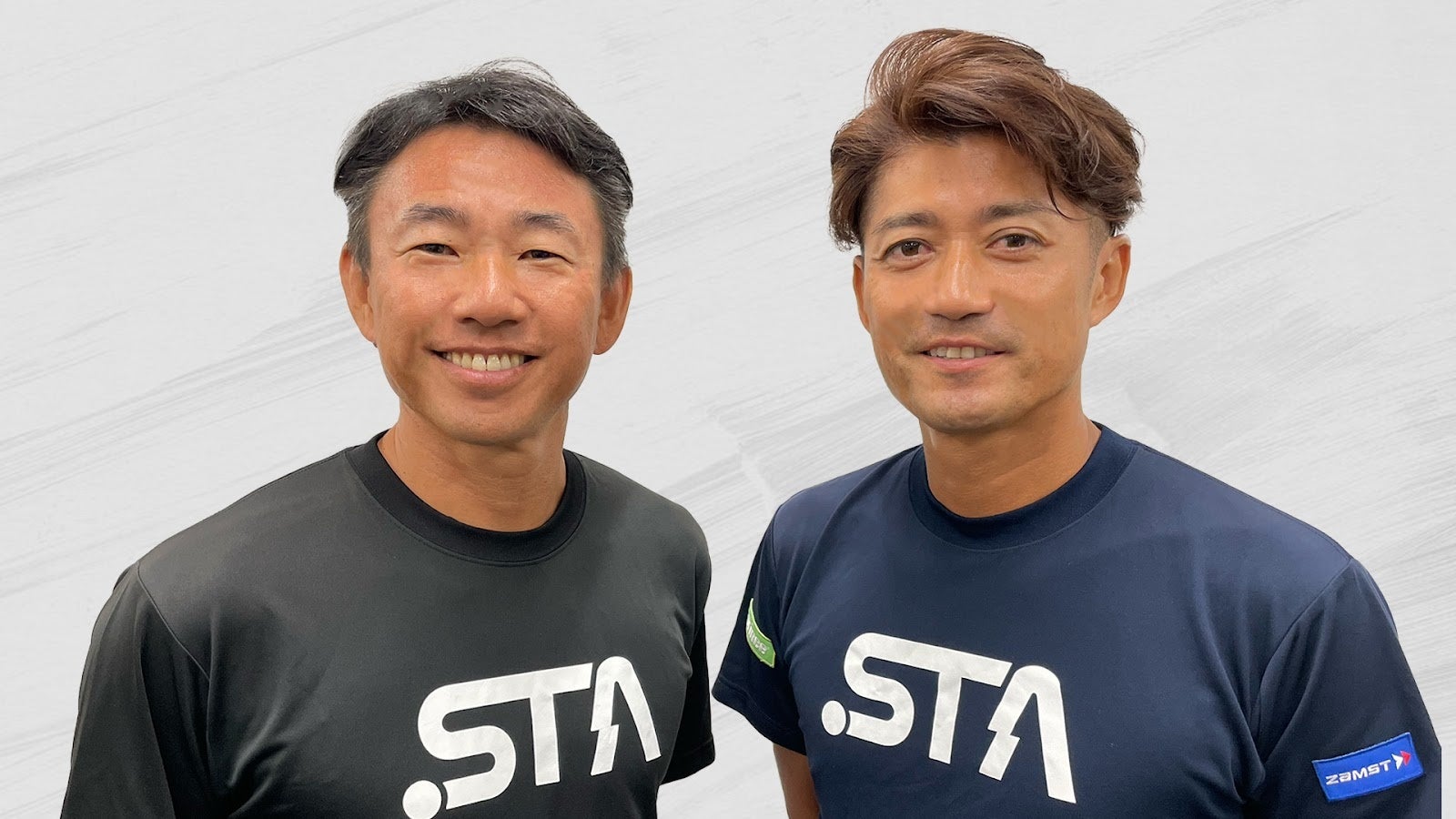 (写真左から 鈴木貴男プロ、小野田倫久プロ)