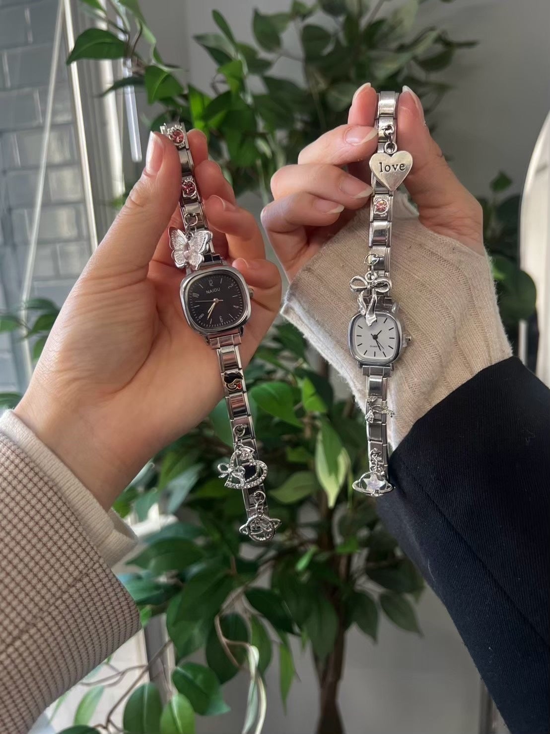 Chiho ジュエリーデザイン作品集 Bonhams : Chiho Aoshima (Japanese, born 1974) A Contented