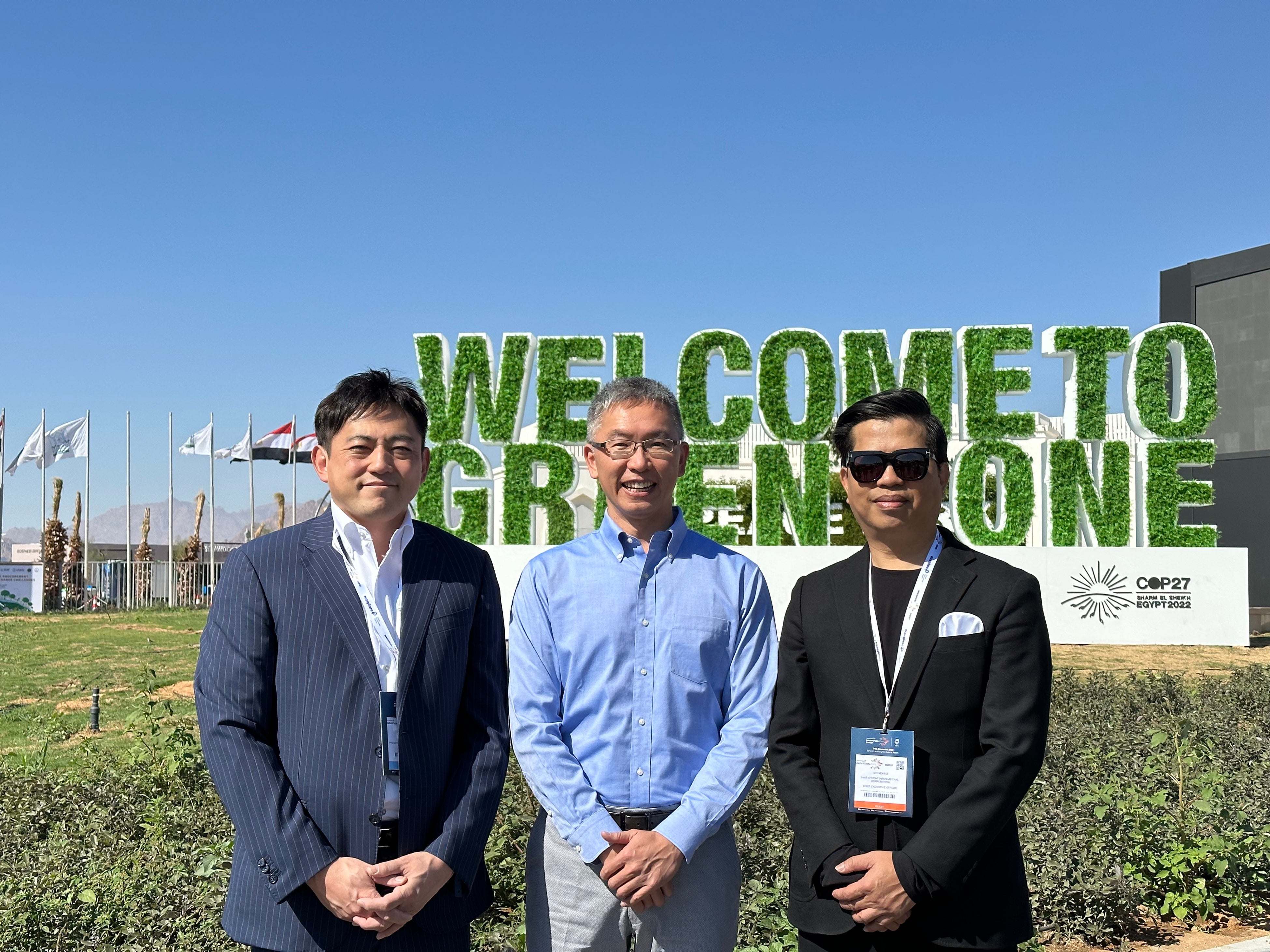 左：ｂ-ｅｘ 福井  中央：WCF  George Hu アジア地域代表　右：O’right  葛望平 代表  