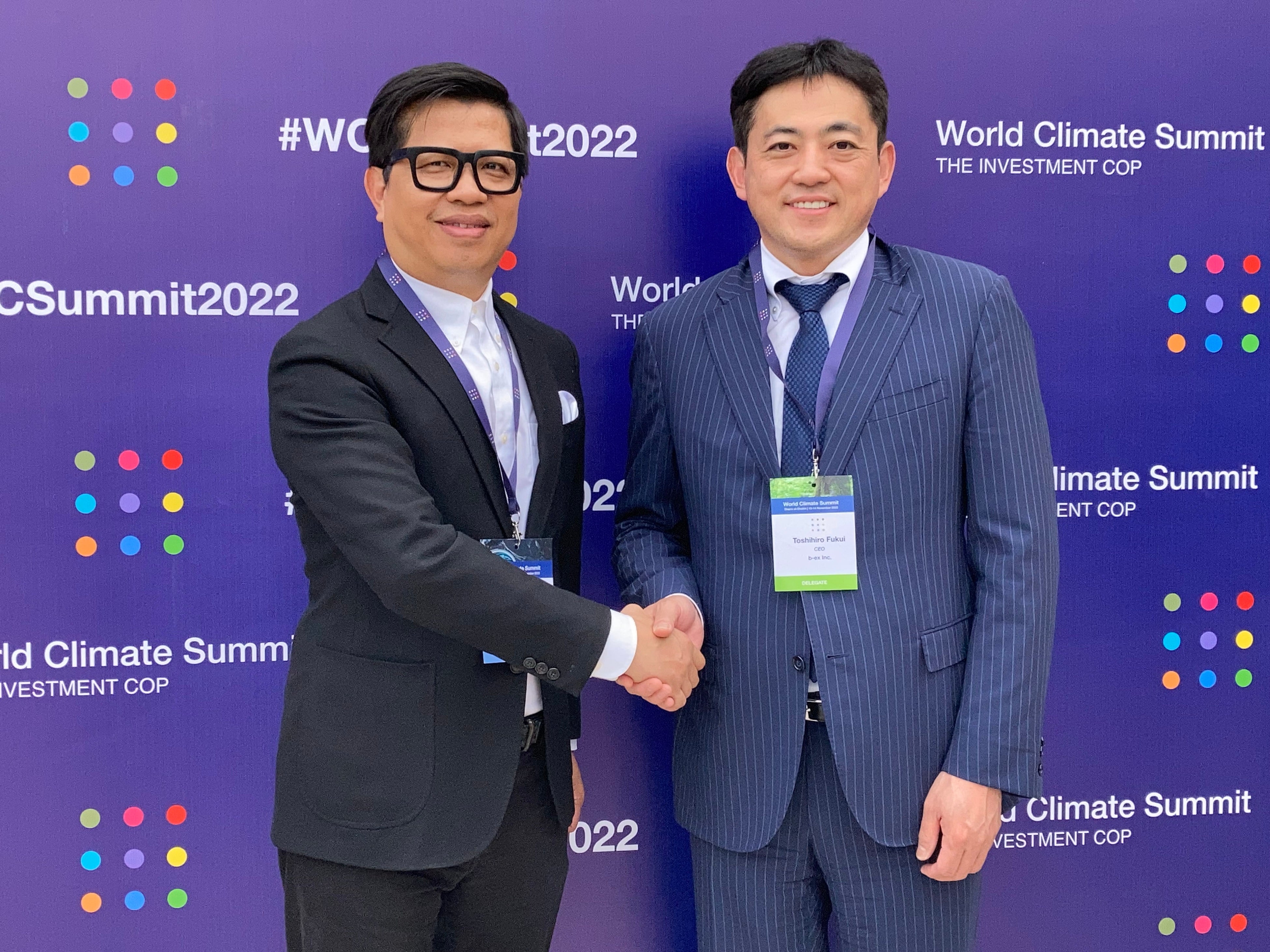 左：O’right 葛望平 代表　右：ｂ-ｅｘ 福井