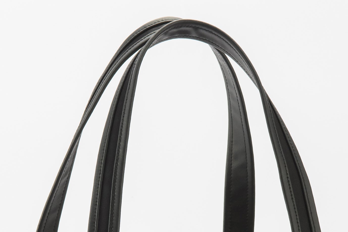 衛生意識の高まりに応えるビジネストート「ace. クリーフ