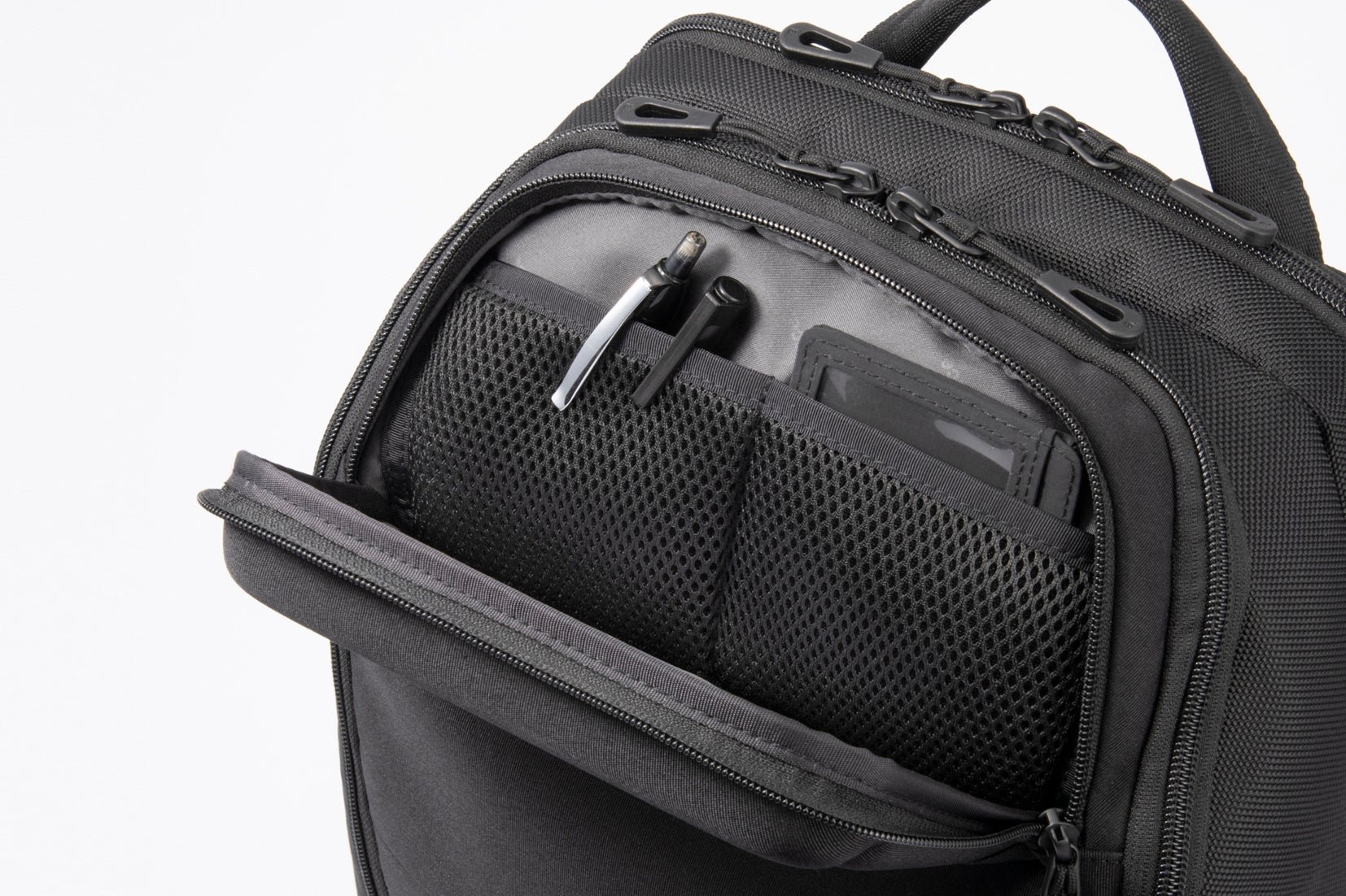 【新品同様】 エース コンビクルーザー 2way ビジネスバッグ キャリーオーン ace.」から、カジュアル出張という新スタイルにフィットする