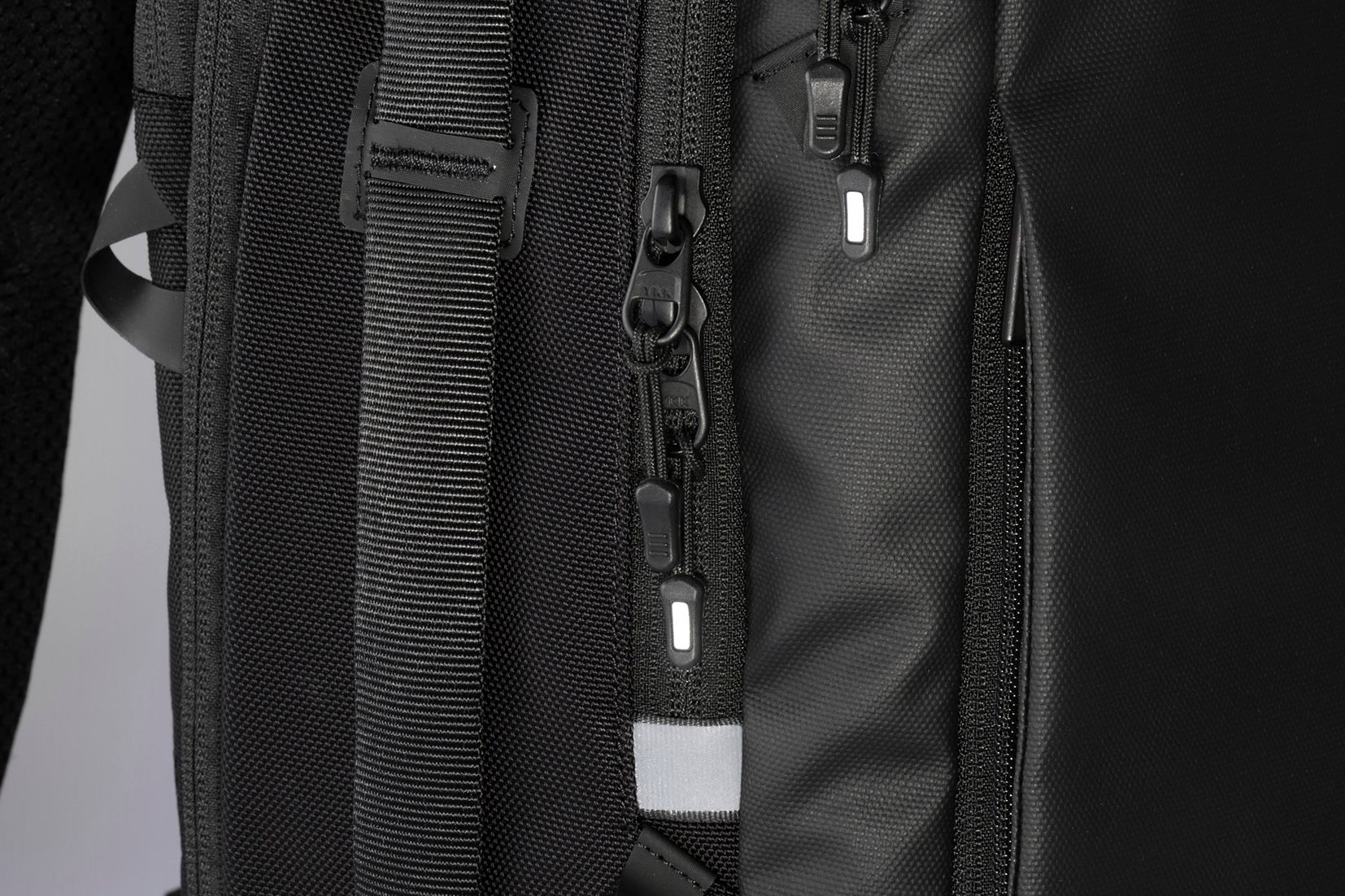 ace.」から、非日常にも備えられるカジュアル×機能性のビジネスバック