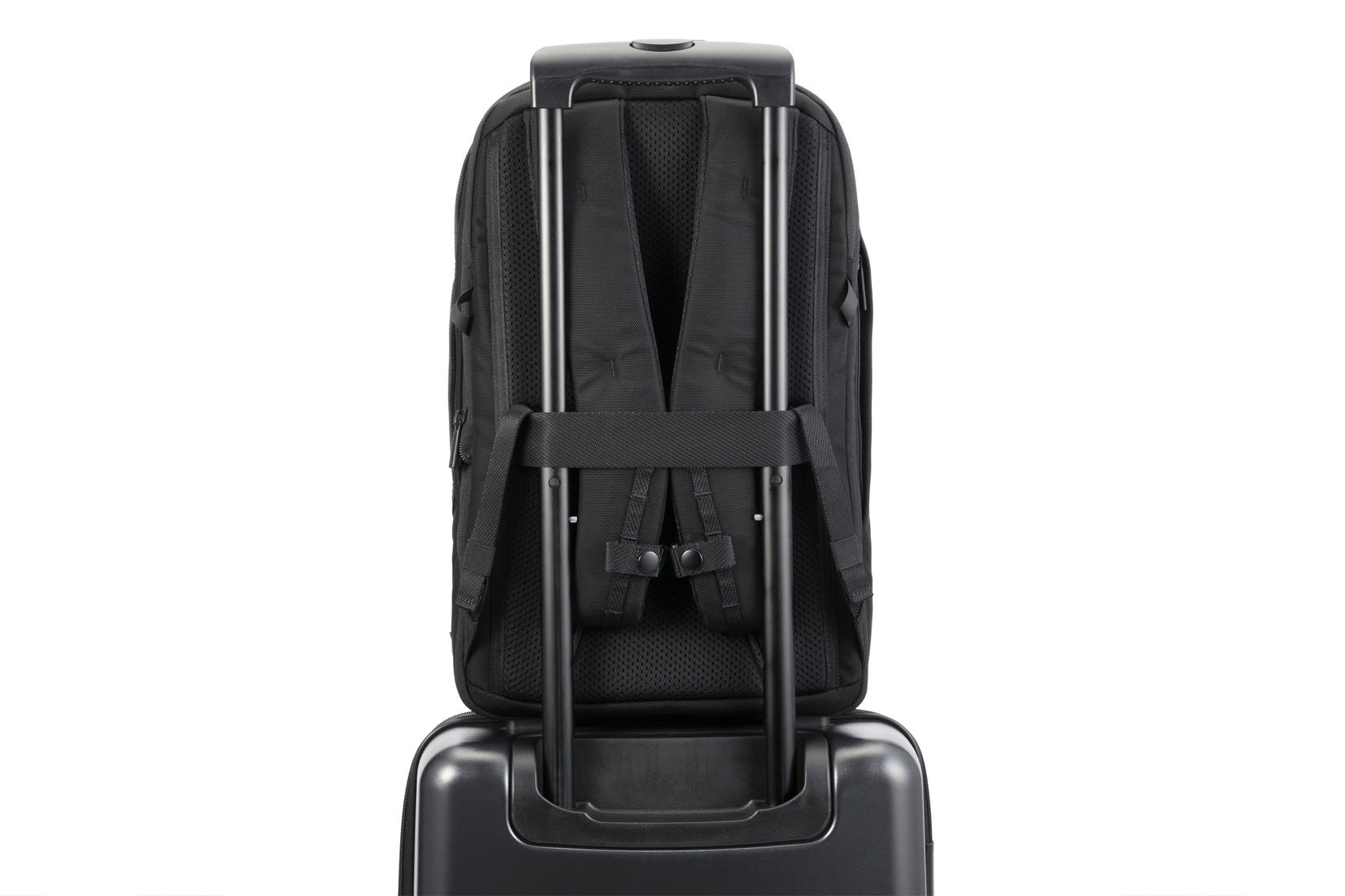 ace.」から、非日常にも備えられるカジュアル×機能性のビジネス