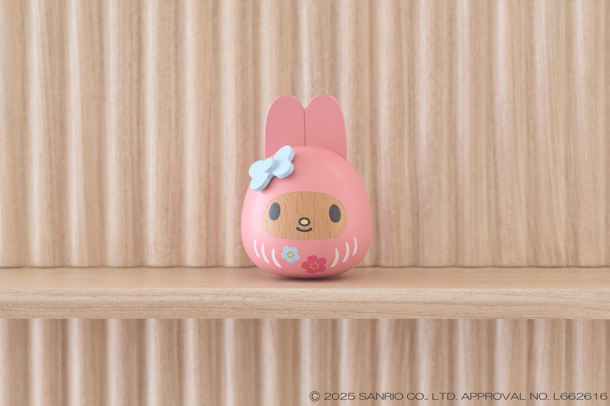 株式会社ニチガン】ハローキティ、マイメロディ、クロミの木製だるまが