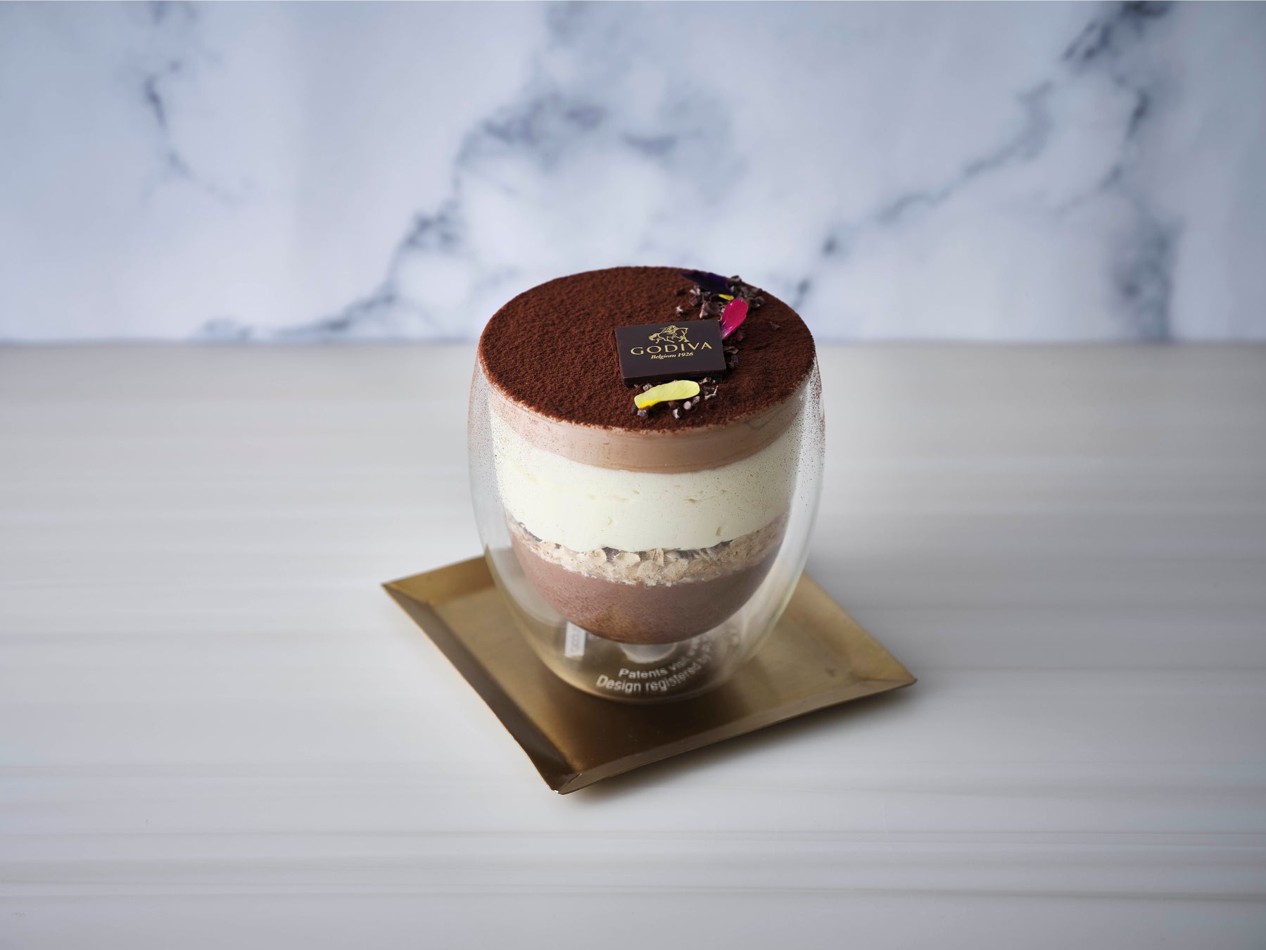 ゴディバカフェ 人気のパフェをリニューアルし2月より販売開始 チョコレートをたっぷり使いつつも 甘すぎない大人の味わいに ゴディバ ジャパン株式会社のプレスリリース ゴディバカフェ 人気のパフェをリニューアルし2月より販売開始 チョコレートをたっぷり使いつつも 甘すぎない大人の味わいに ゴディバ ジャパン株式会社のプレスリリース