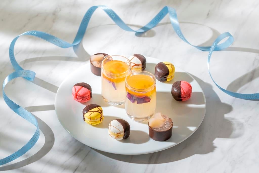 GODIVA caféから、ドラゴンフルーツや桃を使用した期間限定の