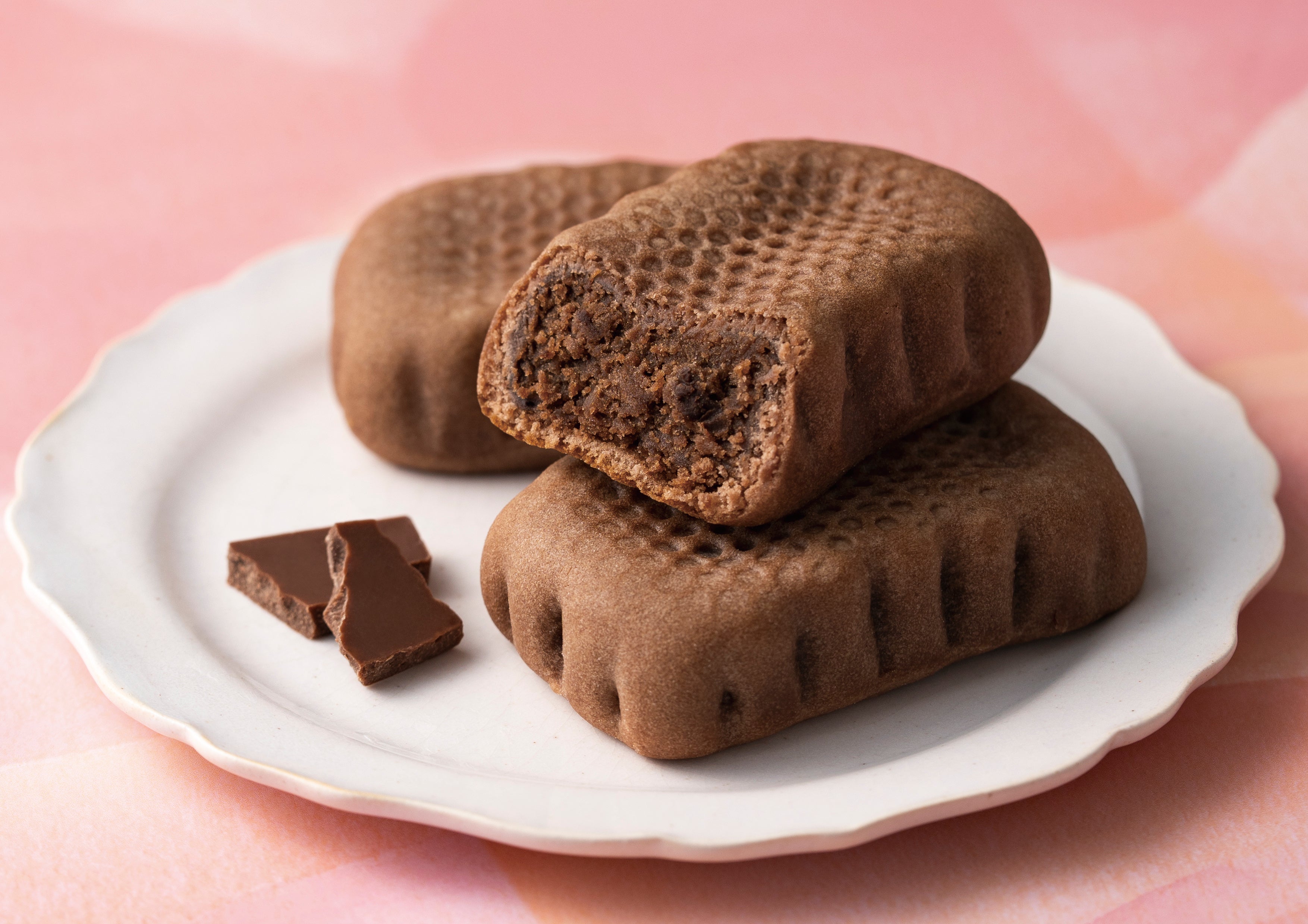 チョコレートの深みと母恵夢のやさしい味わいのコラボレーション