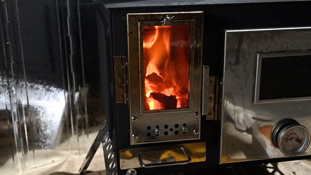 アウトドアで本格オーブン、パンまで焼けちゃう!作る、食べる、眺める アウトドアで本格オーブン、パンまで焼けちゃう!作る、食べる、眺める