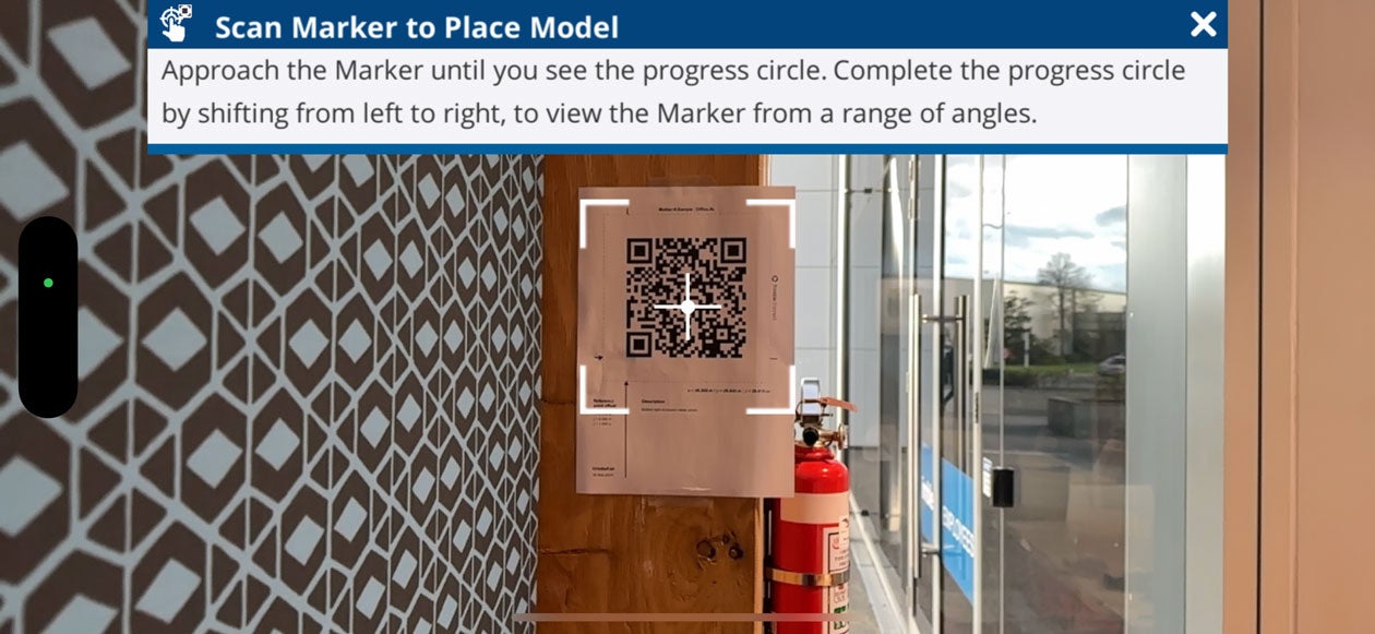 現実空間で、モデルと同じ位置にQRコードを設置