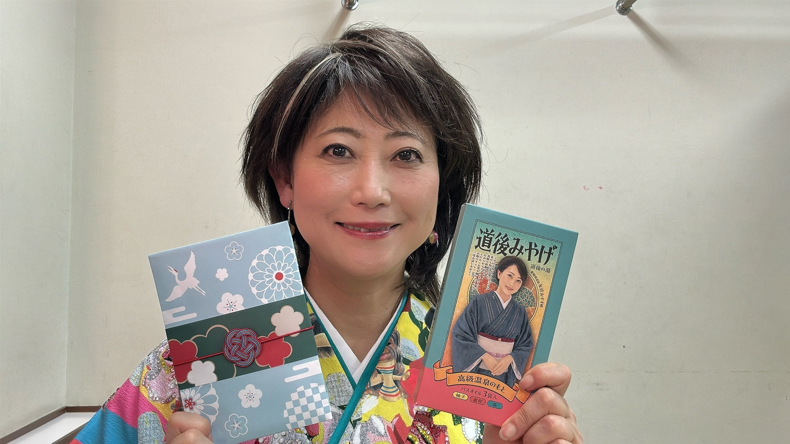 愛媛コラボ商品2品の魅力を、水谷千重子さんがコメント！「水谷千重子の宴ジョインコンサート2026」最終公演・広島でも販売
