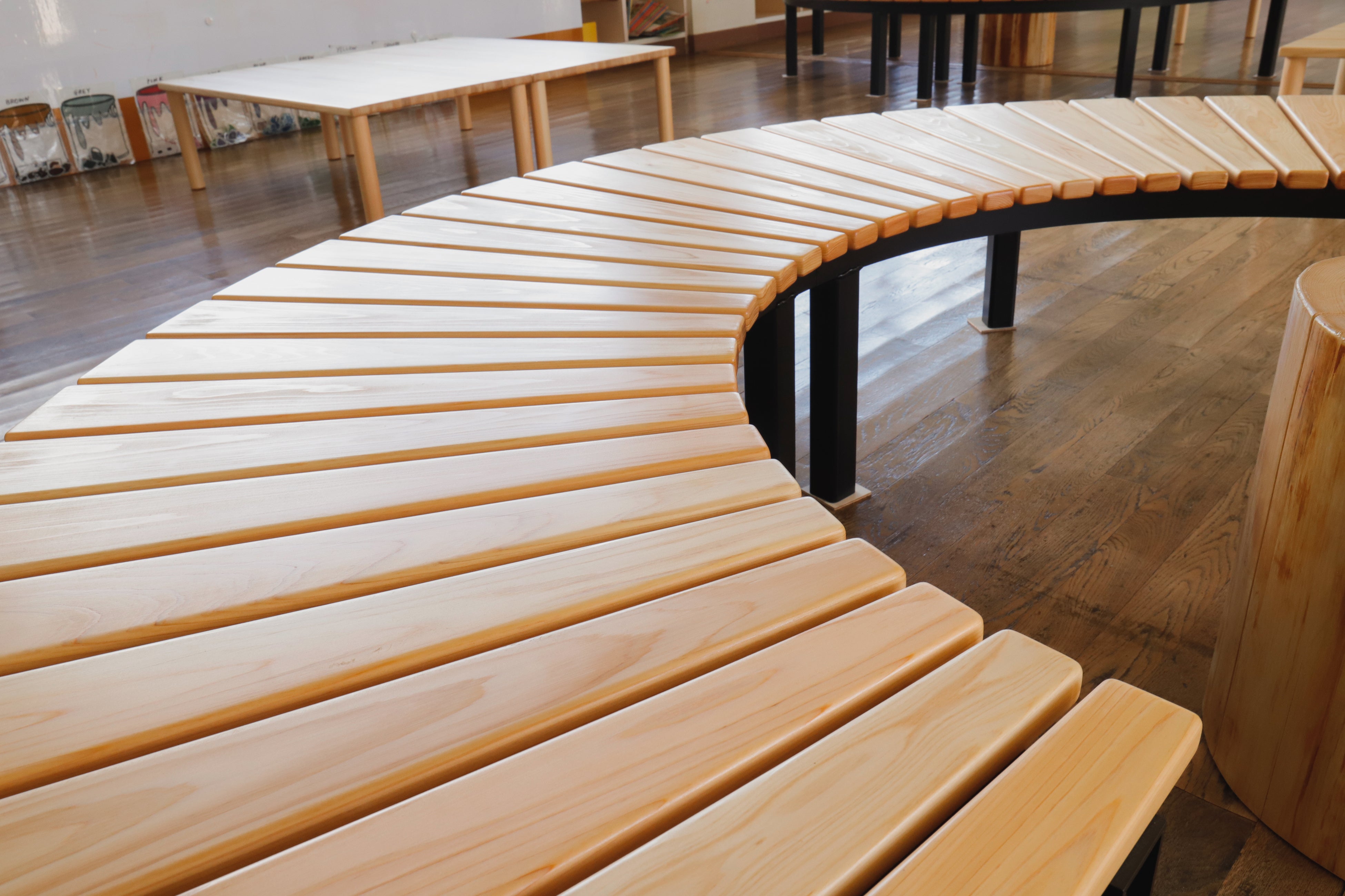 杢美(MOKUHARU)⸻「木の輪が人の輪になる」紀州ヒノキと鉄が調和するオリジナルベンチ誕生