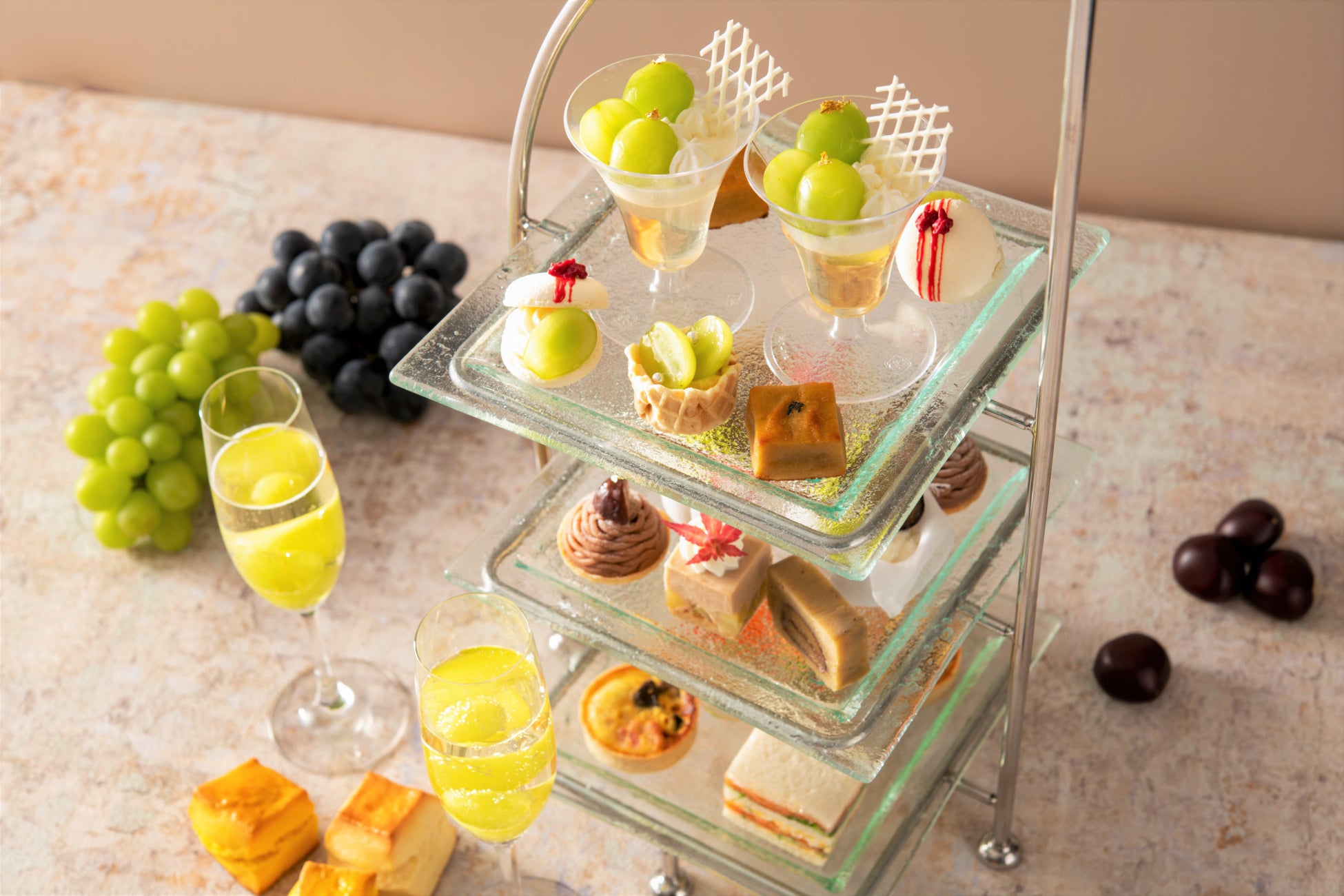 「シャインマスカットとマロンのアフタヌーンティー」