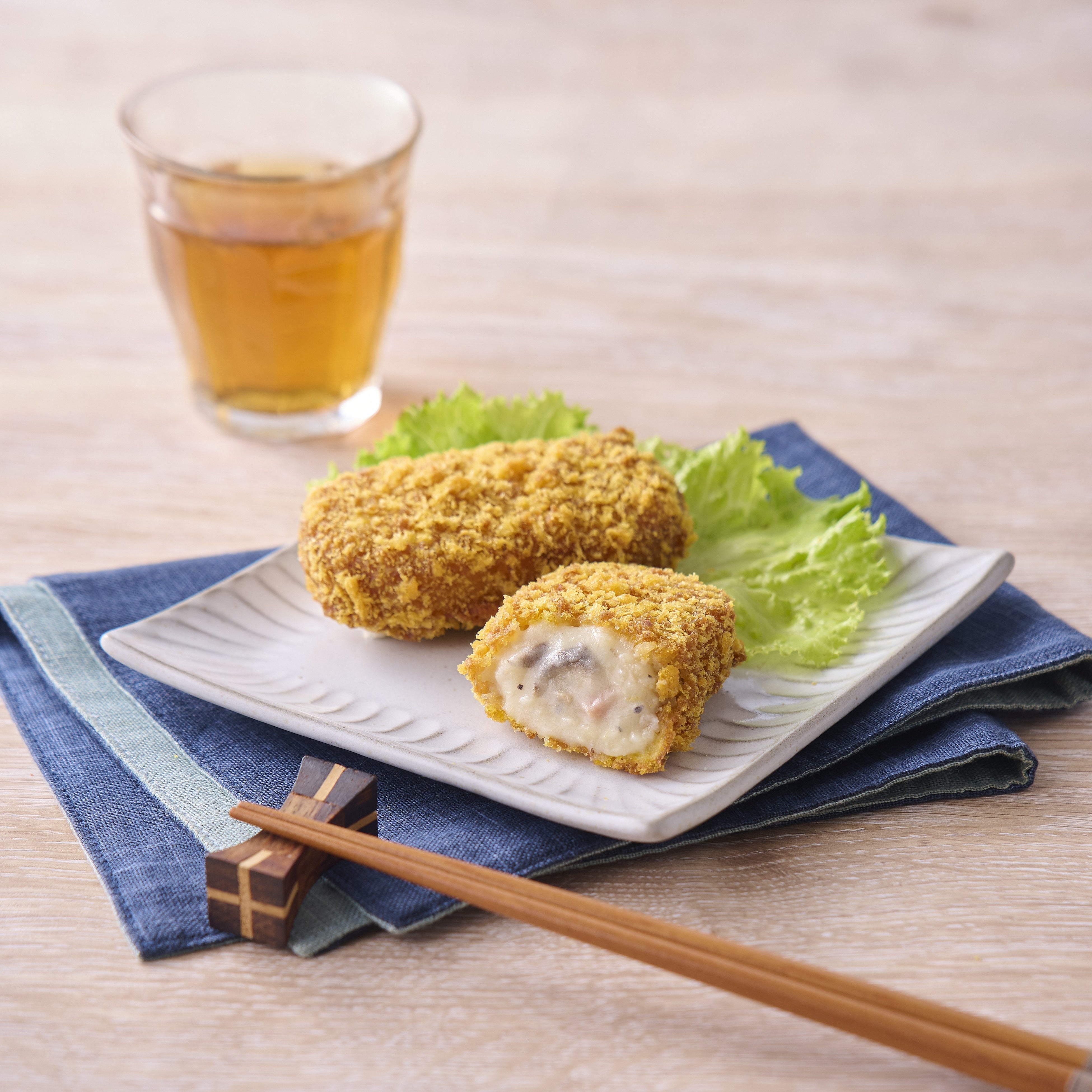 数量限定！3種のきのこと芳醇な白トリュフ風味「きのこ香るとろ～りコロッケ（白トリュフ風味）」を10月13日（火）より発売