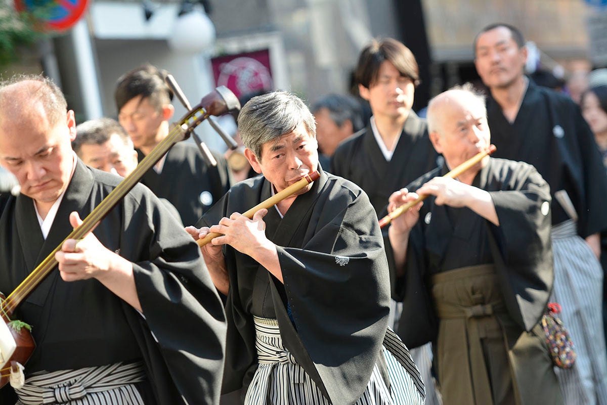 神楽坂路上界隈〜城端曳山祭〈庵唄〉