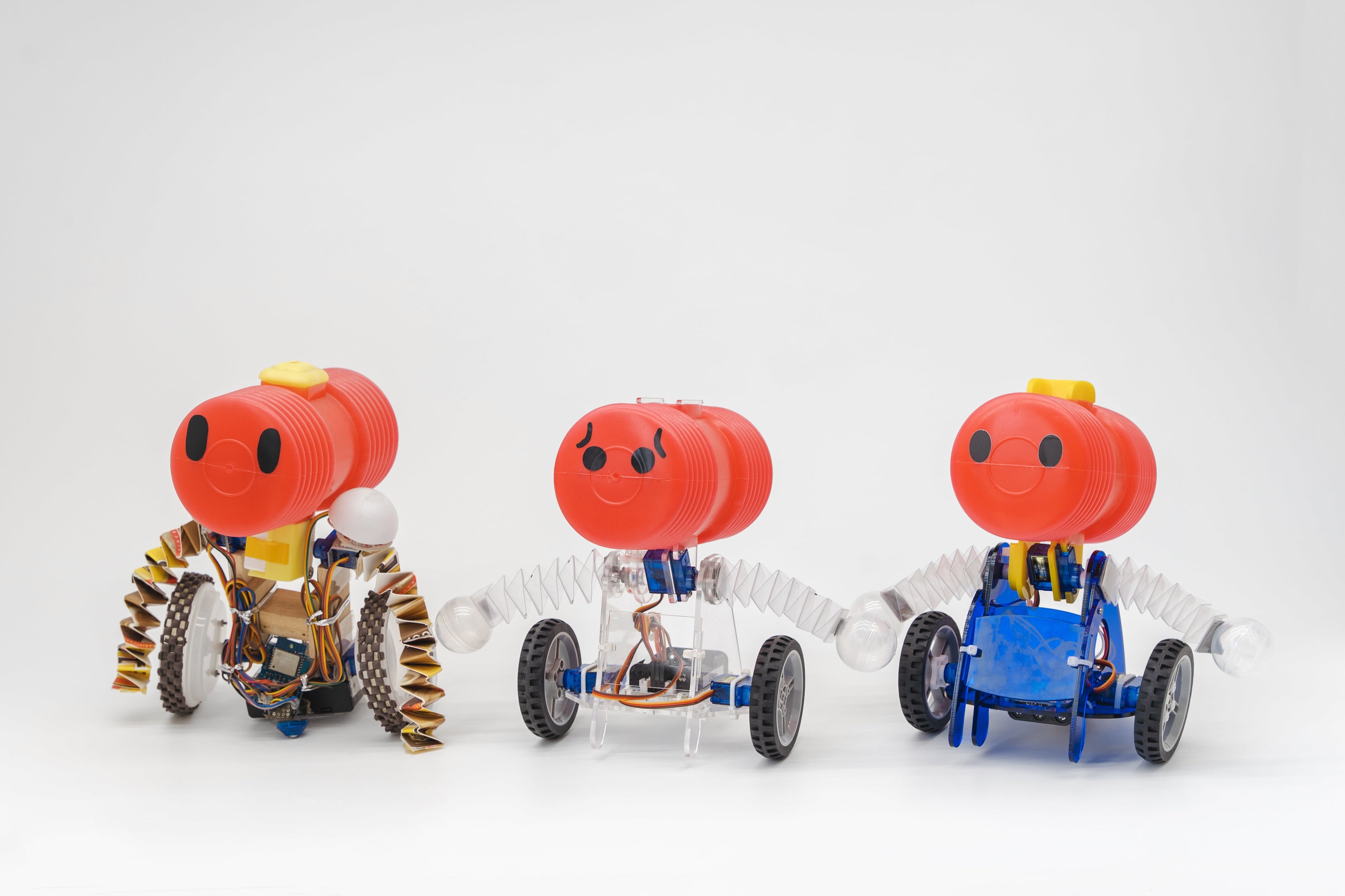 組み立て式プログラミングロボット「ユカイなピコハンロボット