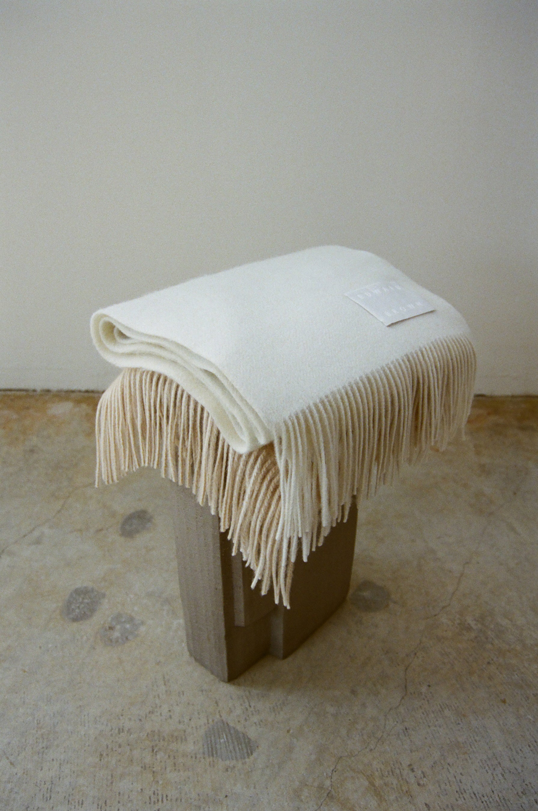 ピュアカシミヤブランド EDWARD BROWN〈エドワードブラウン〉 期間限定