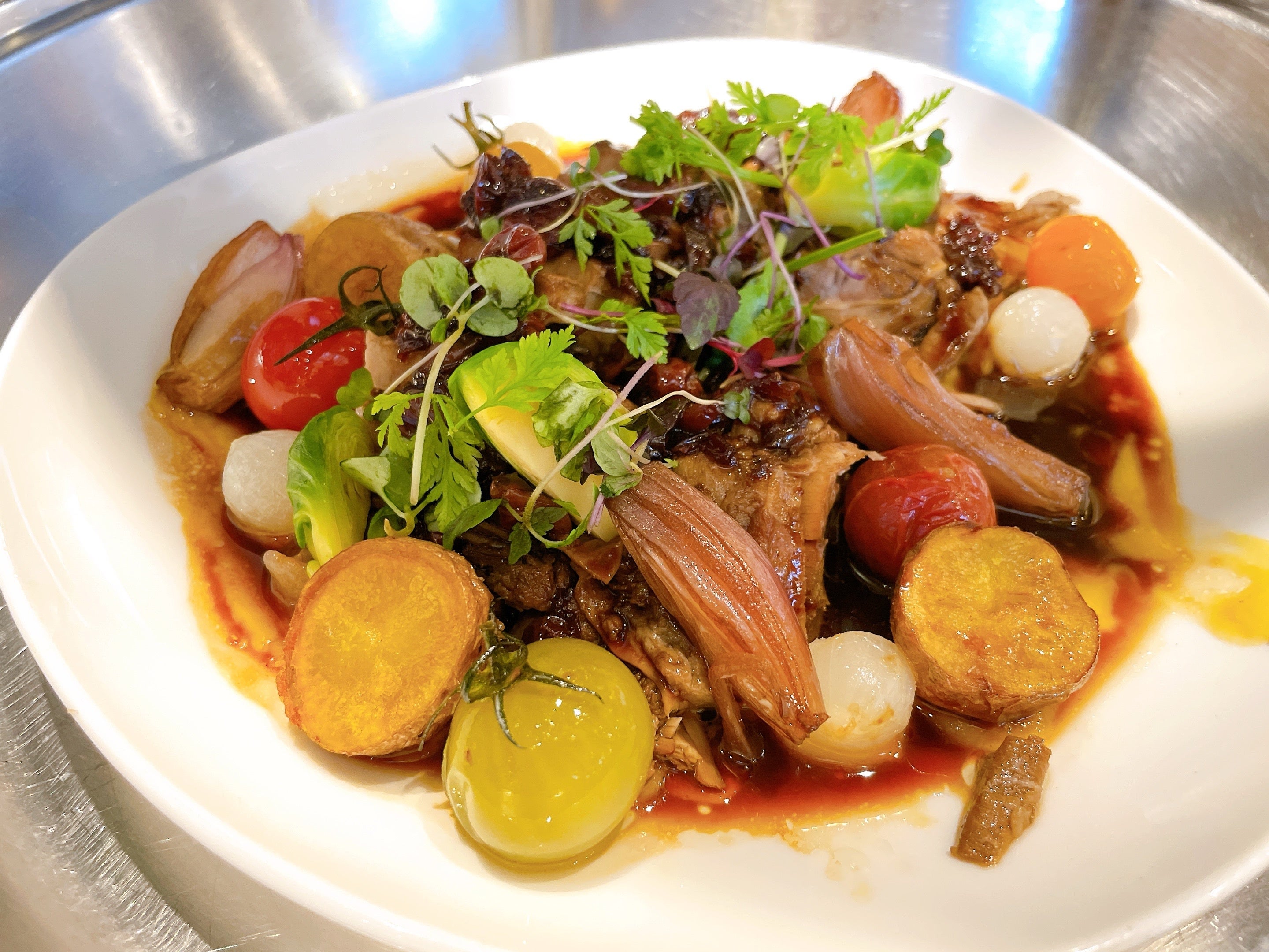 シグニチャーディッシュ 「シェフマットのビーフブレゼ」