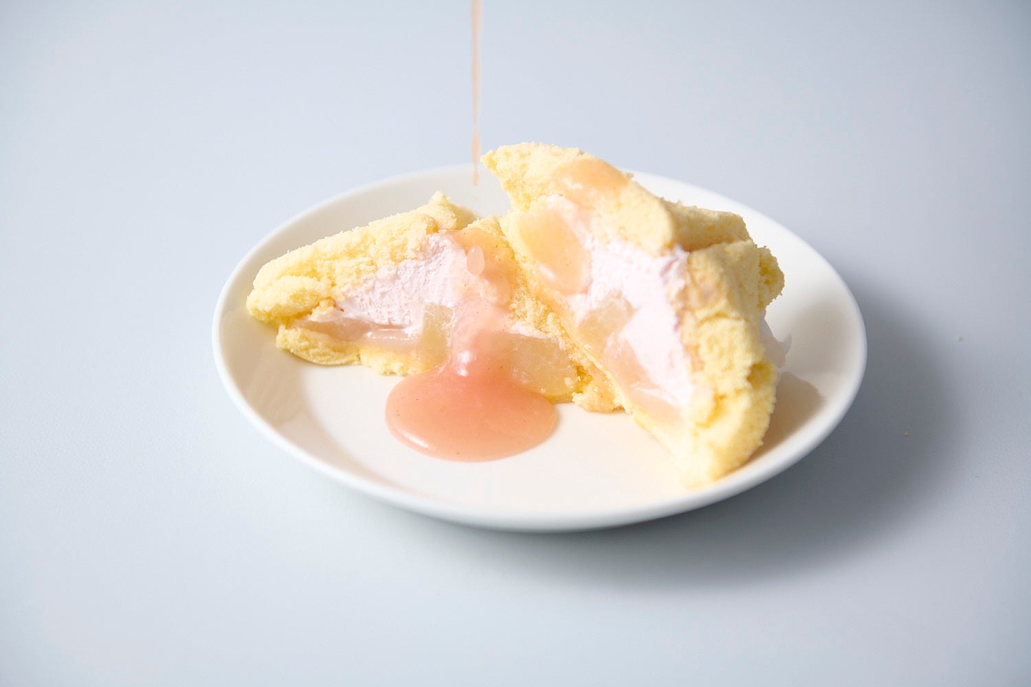 【ボンとらや×QUONチョコレート】コラボレーションで生まれたQUONなピレーネ第2弾!ごろっと果実がうれしい桃ピレーネがデビュー!