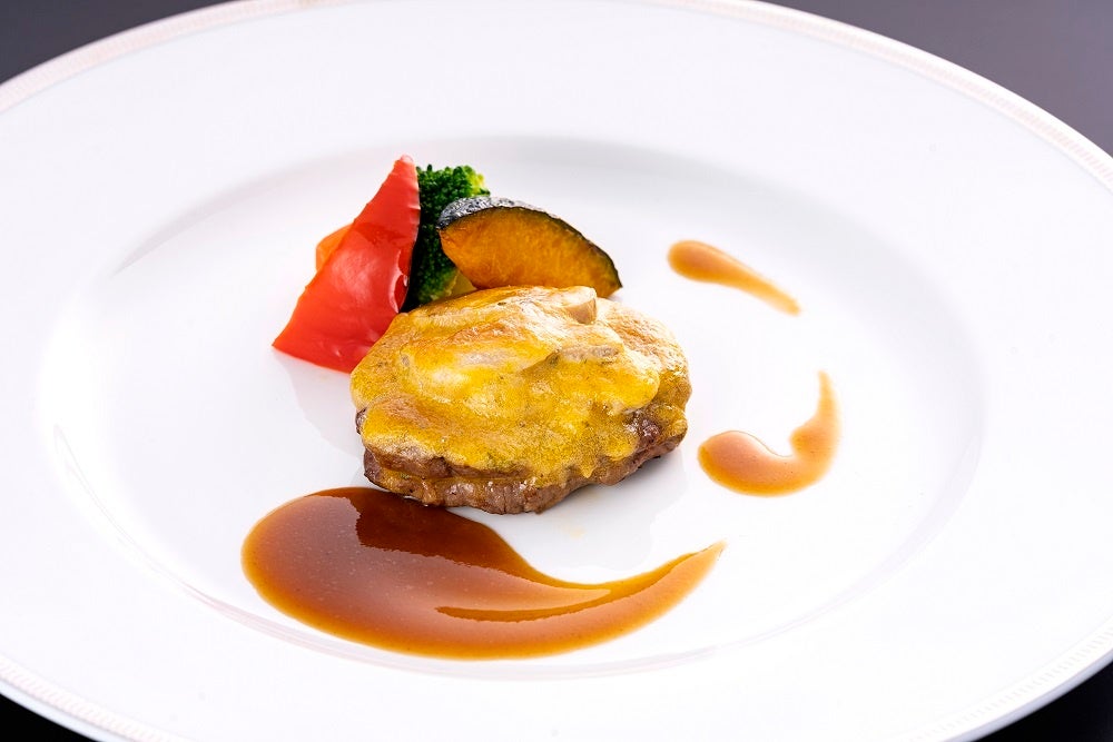 牛肉のステーキ　シャルルマーニュ風