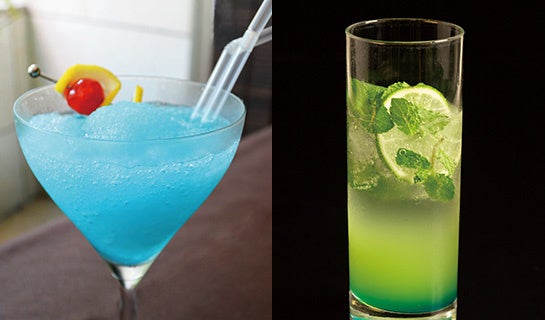 左：トロピカルブルー、右：パイナップルモヒート（ノンアルコール）