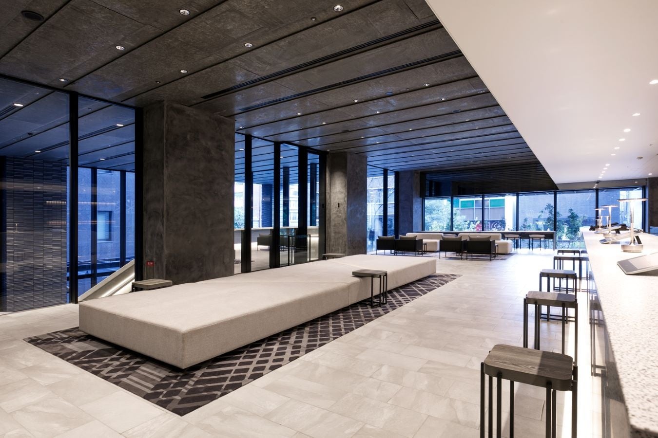 フロントロビー（2階）